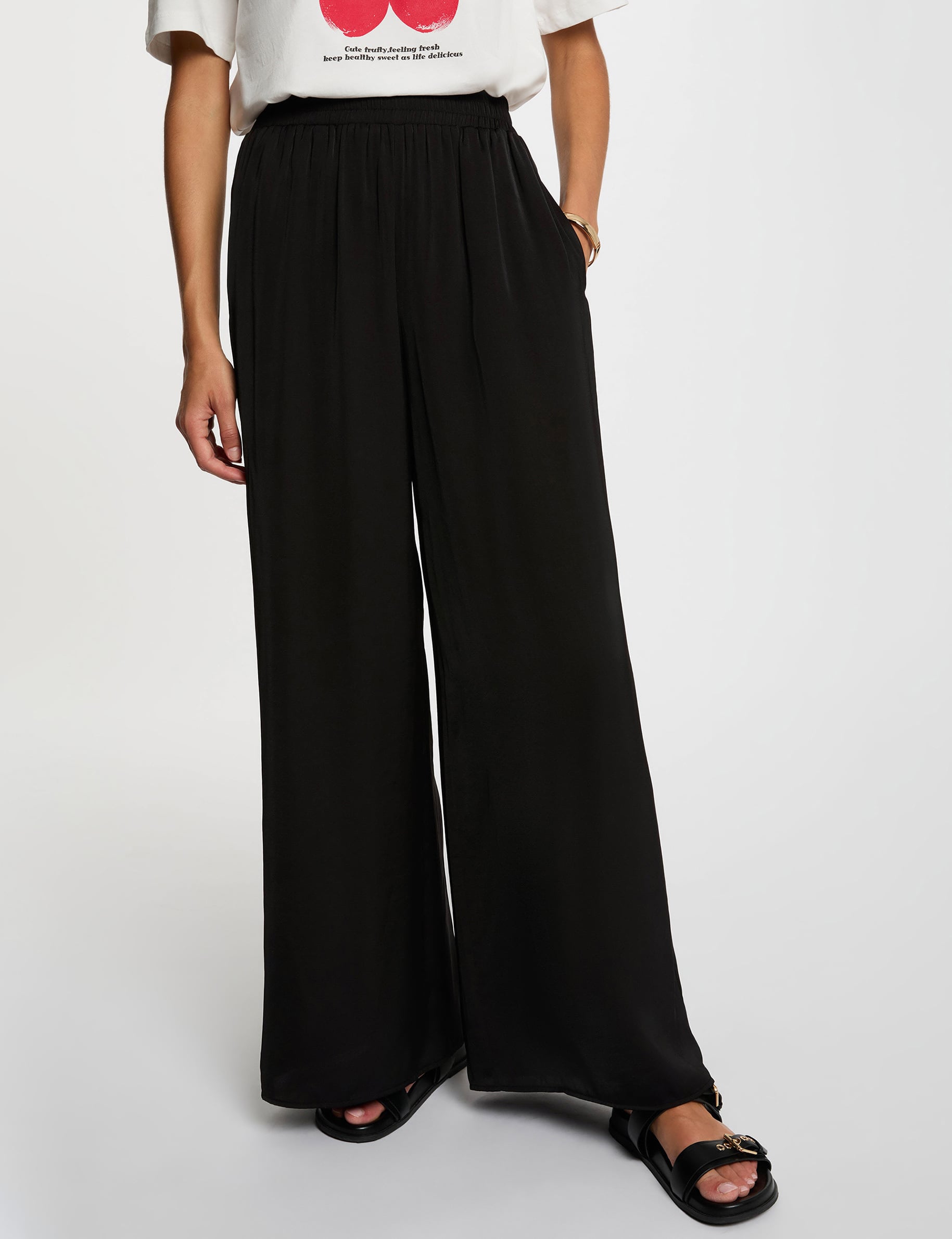 Pantal&oacute;n ancho fluido negro mujer