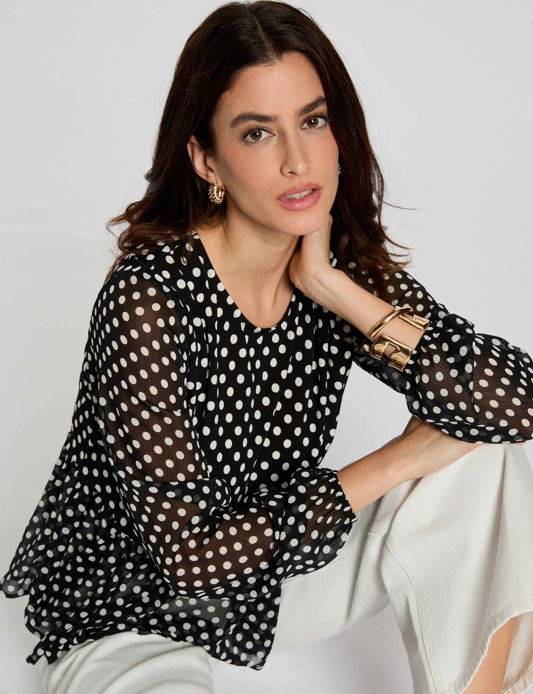 Camiseta de gasa con cuello redondo negro mujer