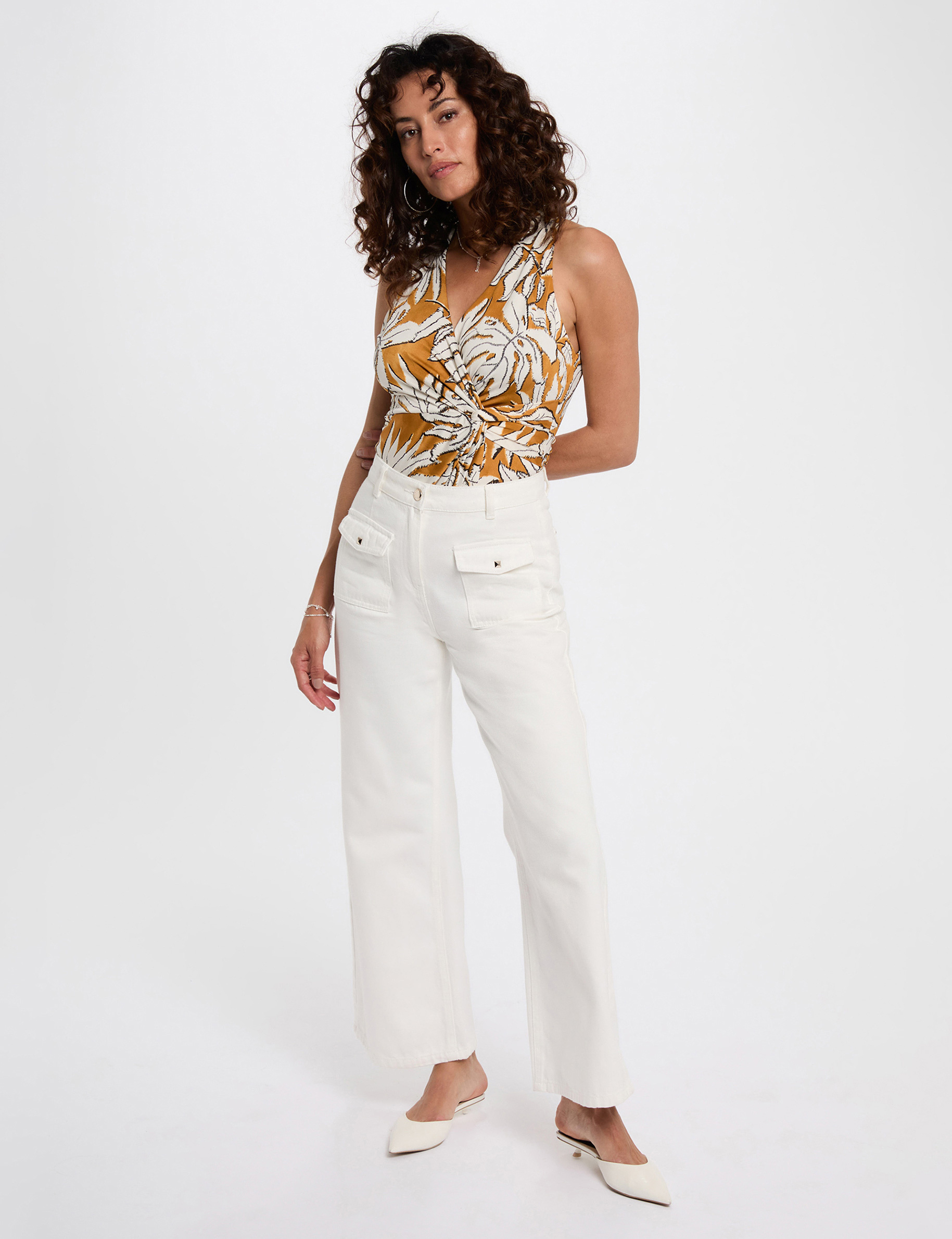 top satinado con escote en v amarillo mostaza mujer Top satinado con escote en V amarillo mostaza mujer