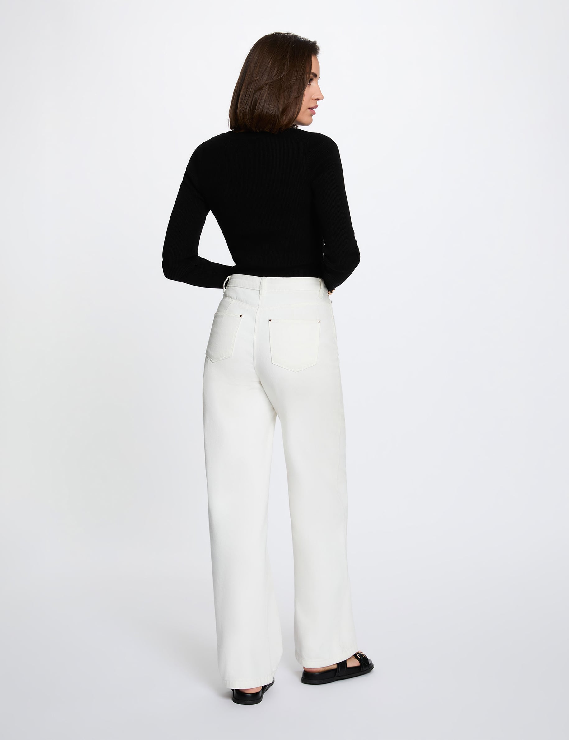 Jersey ajustado con cuello en V negro mujer