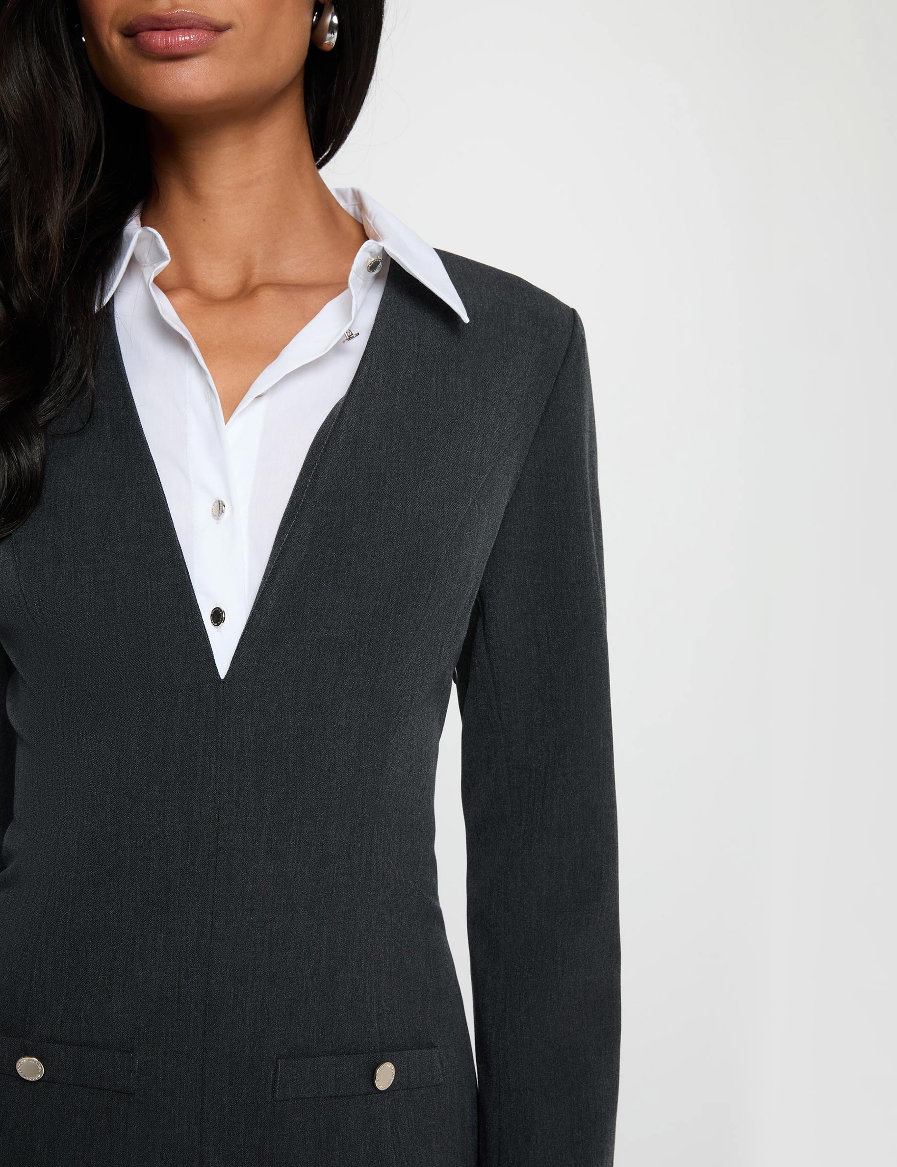 Vestido corto con cuello de solapa gris claro mujer