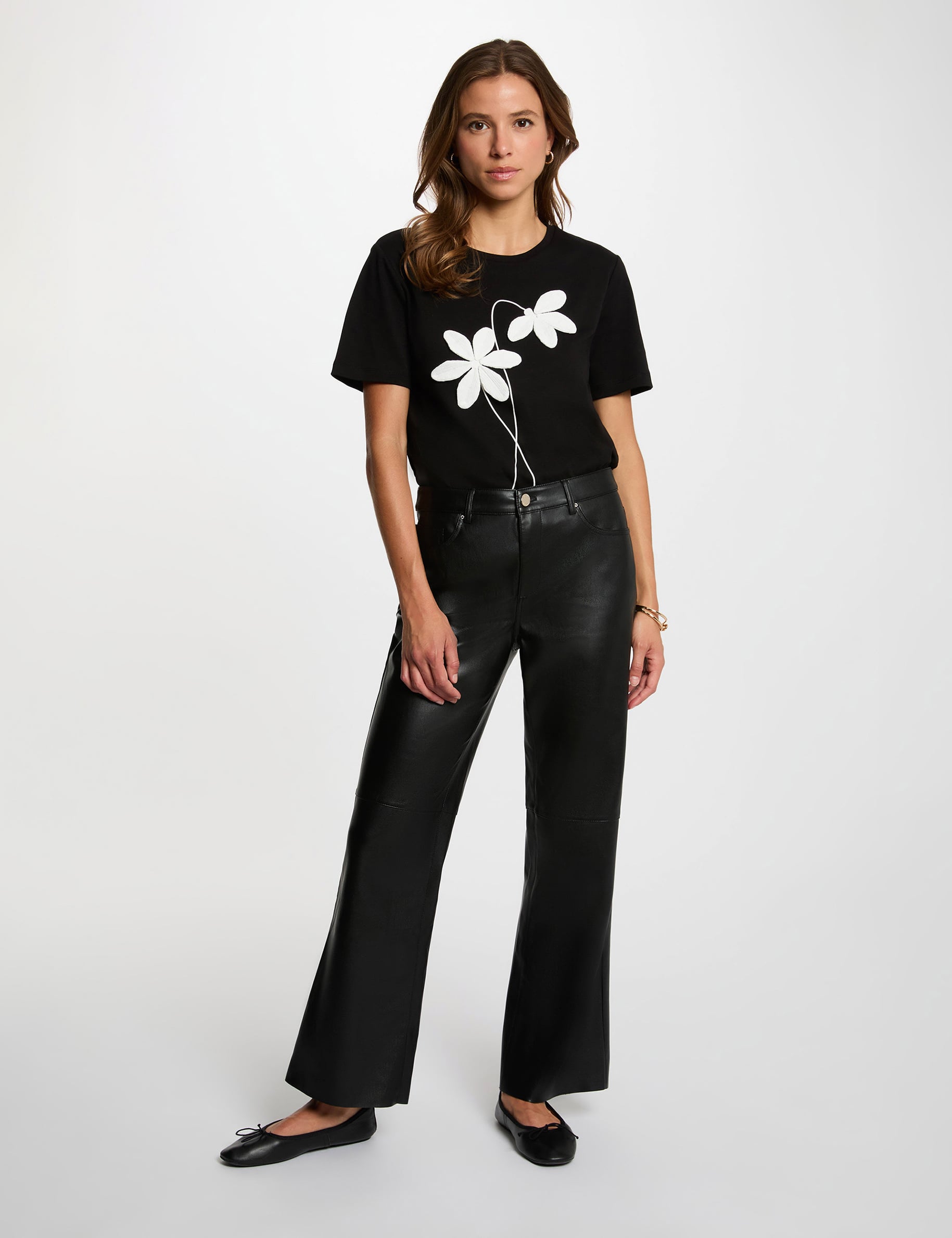 Camiseta recta cuello redondo negro mujer
