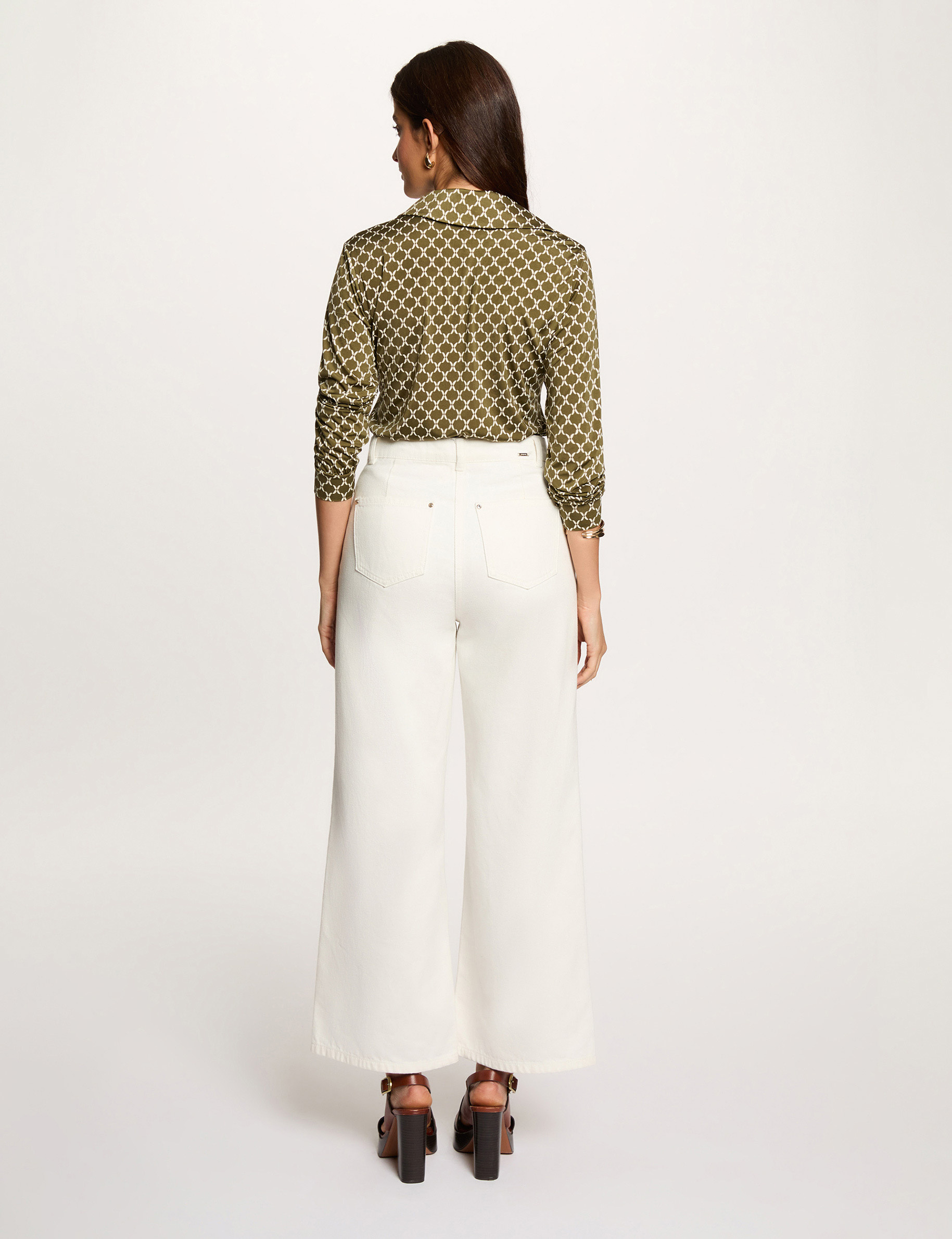 Camisa con cuello vuelto verde caqui mujer