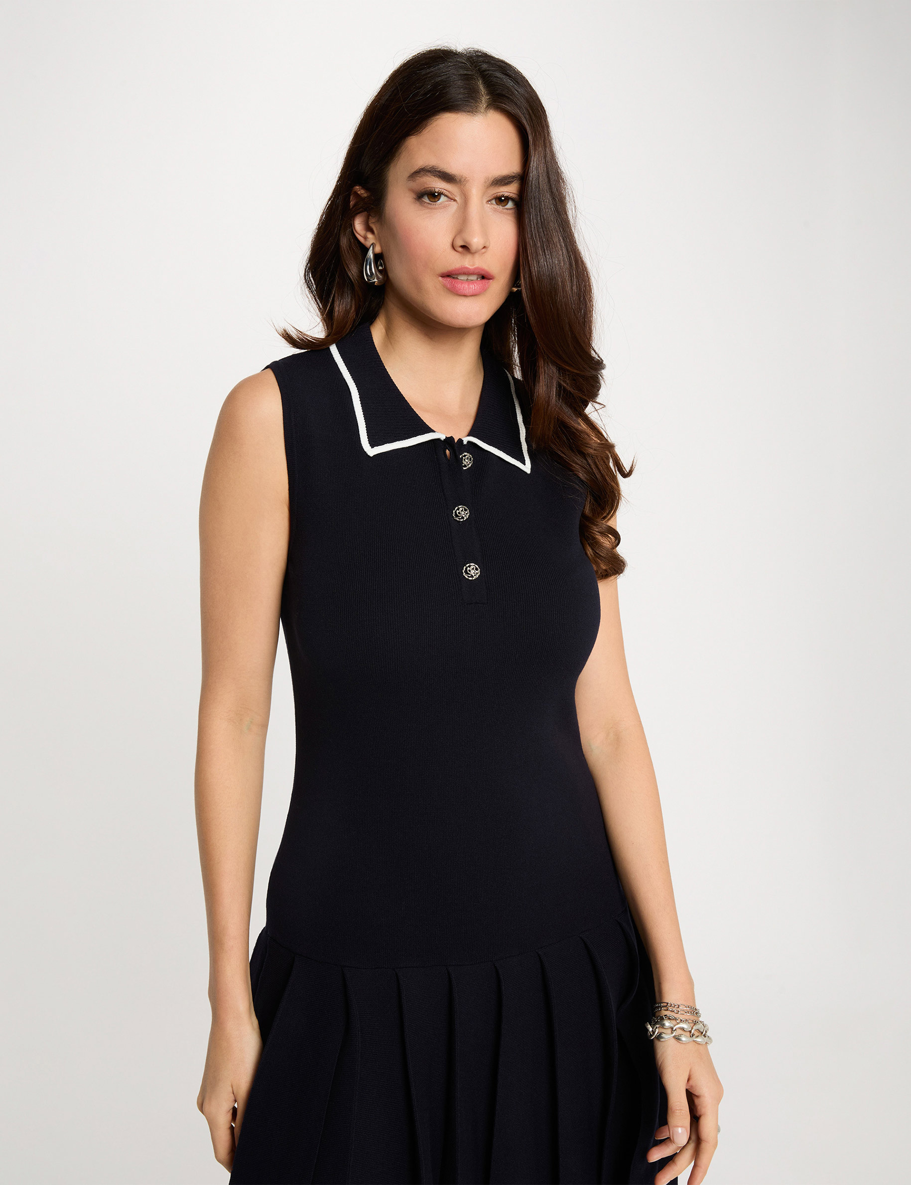 Vestido de punto con cuello vuelto azul marino mujer