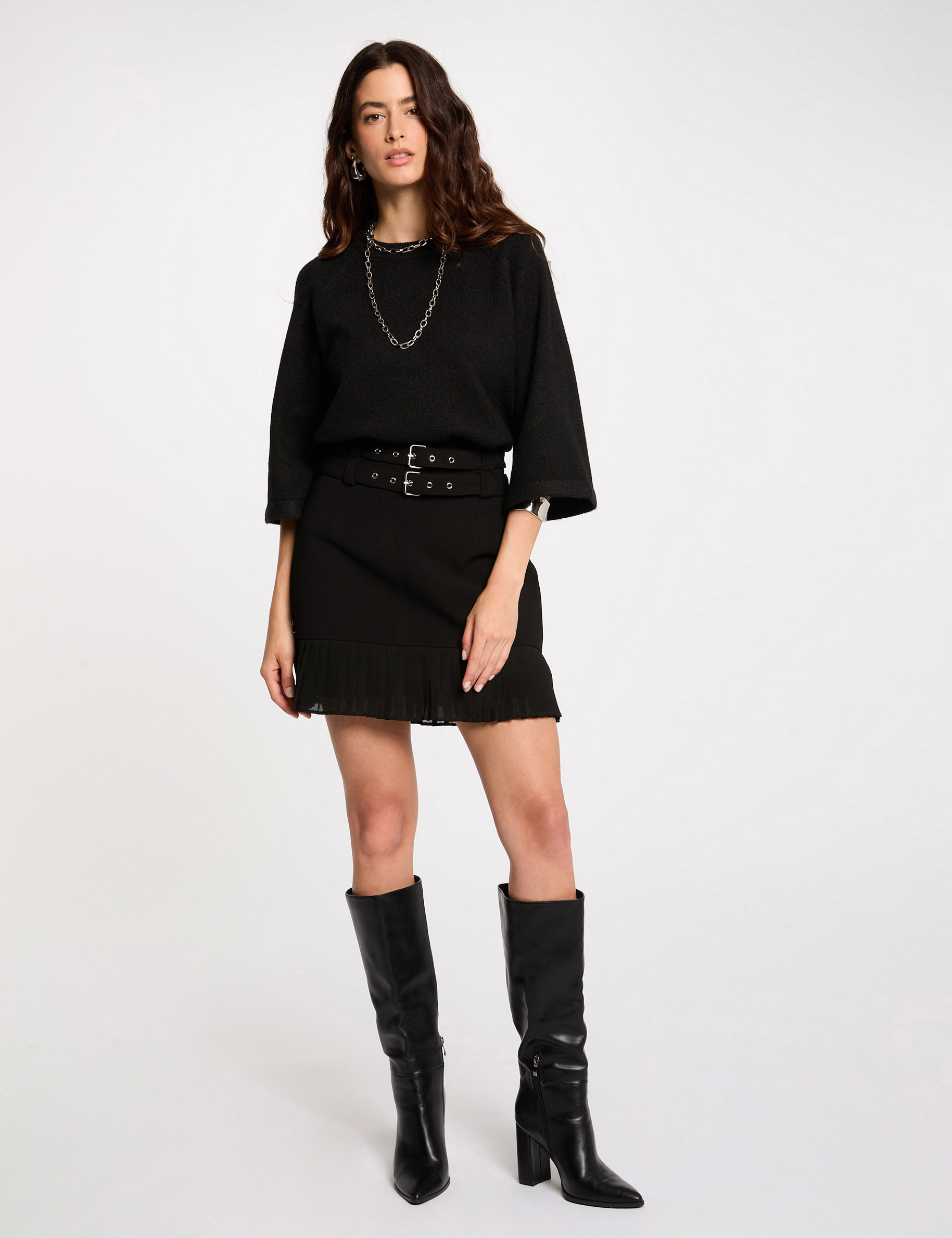 Falda corta plisada negro mujer