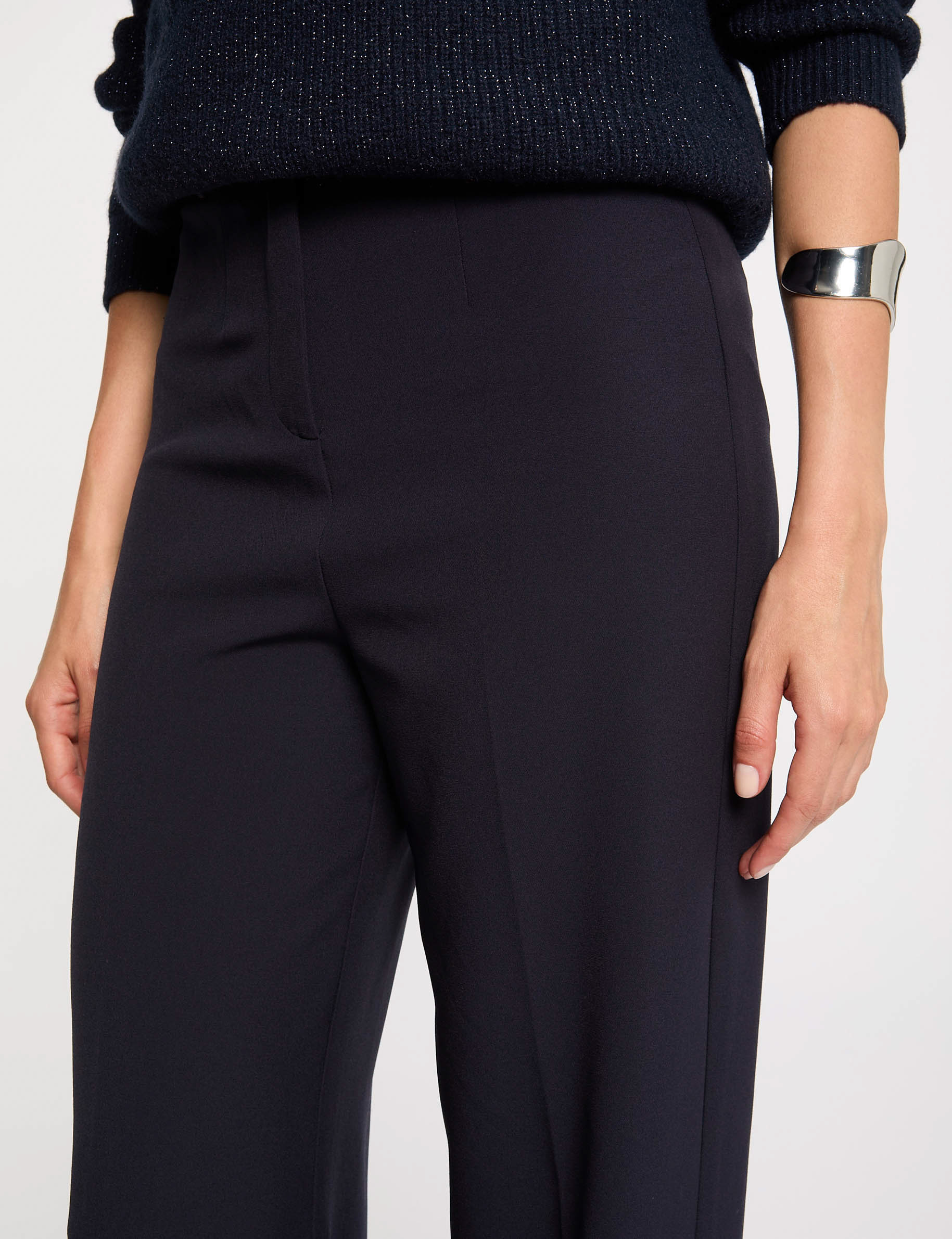 pantalon recto con pinzas azul marino mujer Pantalón recto con pinzas azul marino mujer