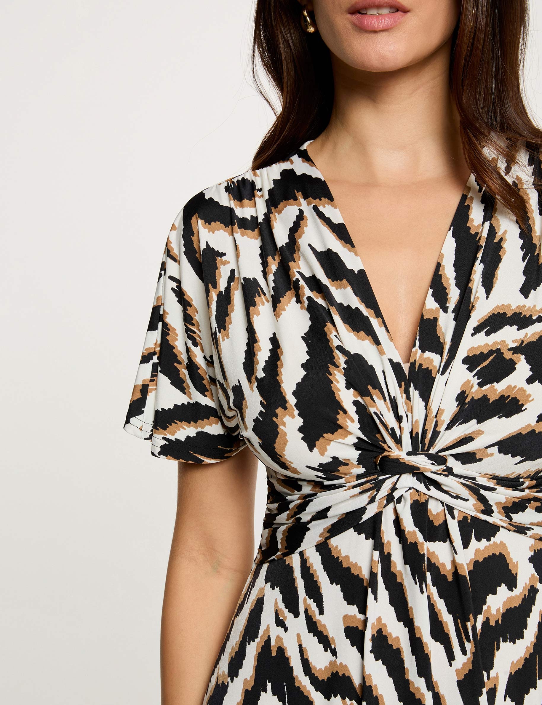 Vestido corto con cuello en V multicolor mujer