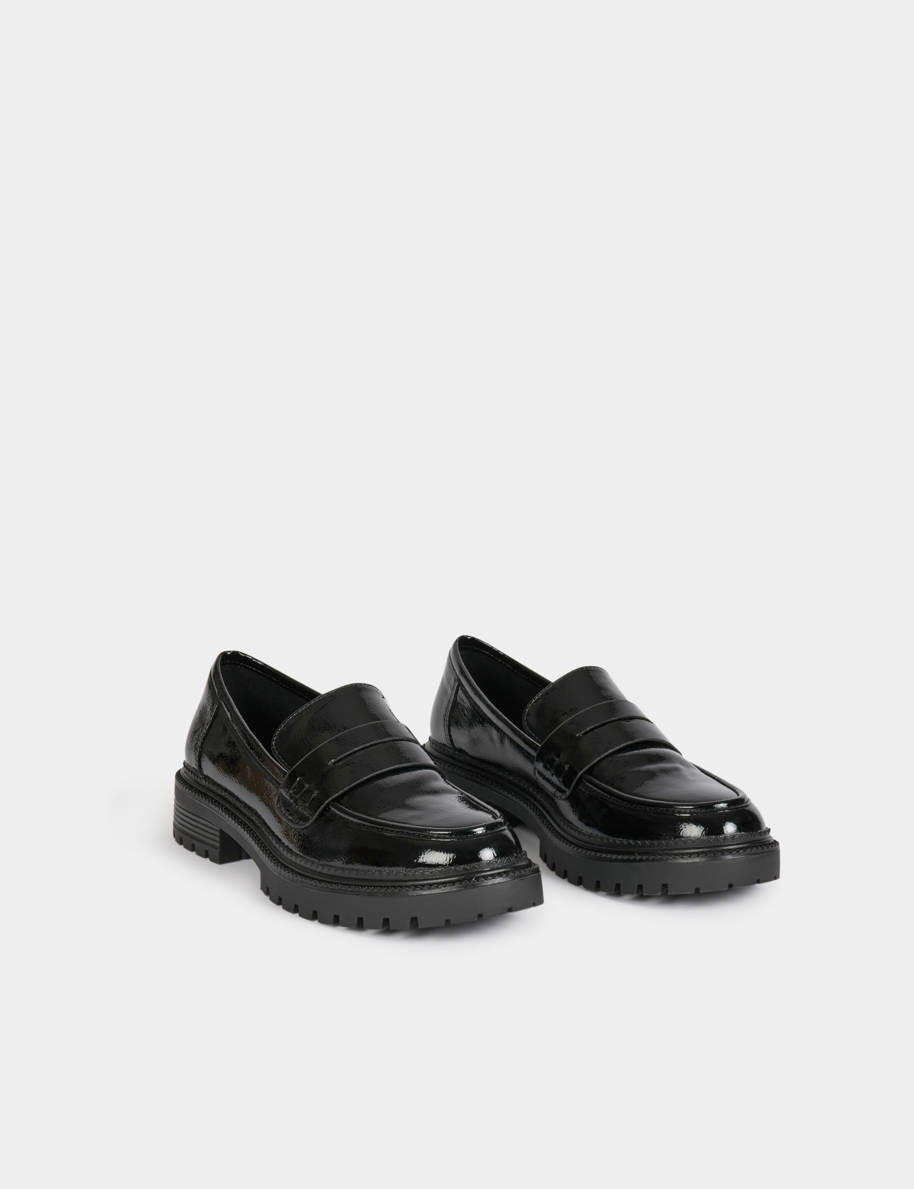 Mocasines de charol negro mujer