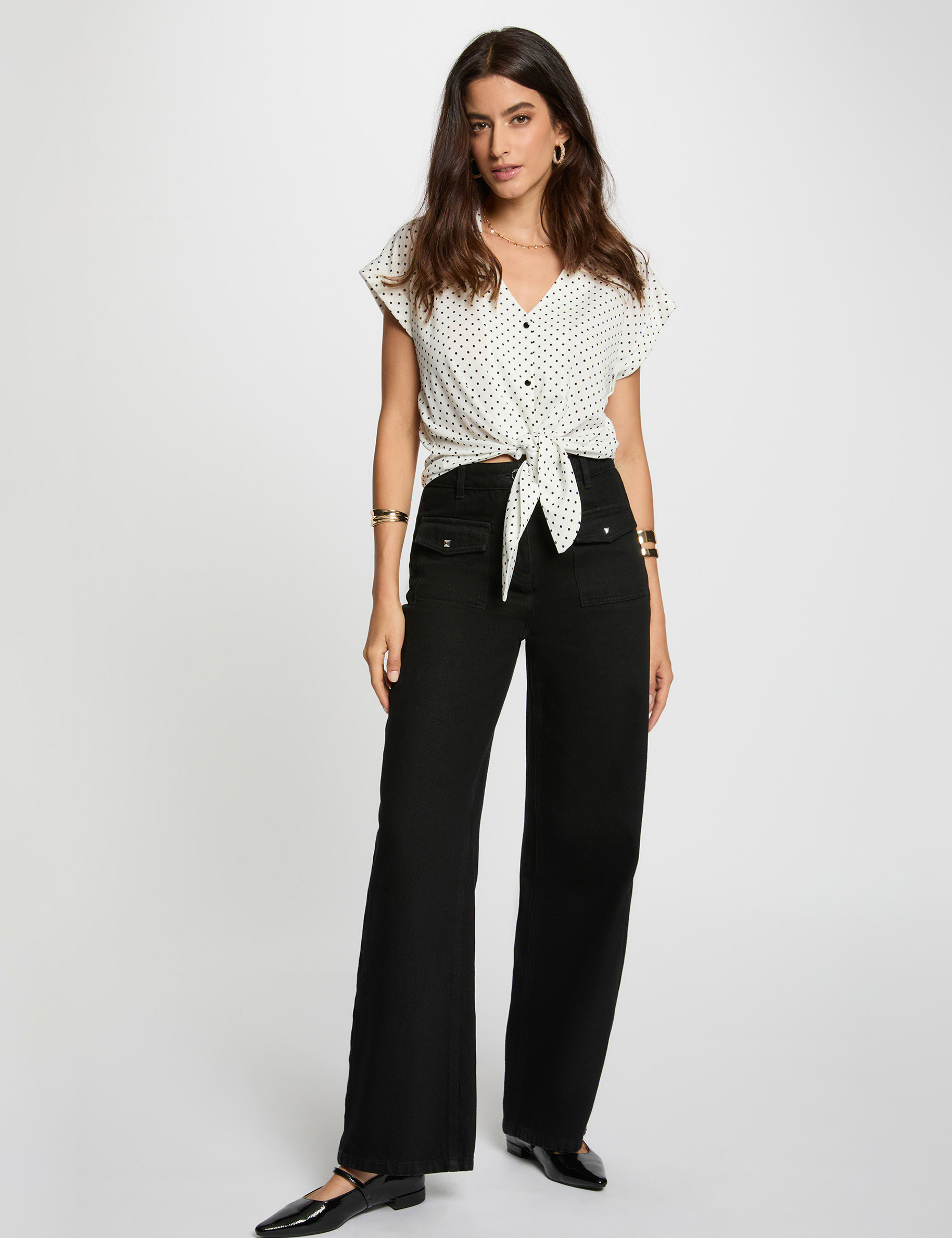 camisa cropped con escote en v blanco mujer Camisa cropped con escote en V blanco mujer