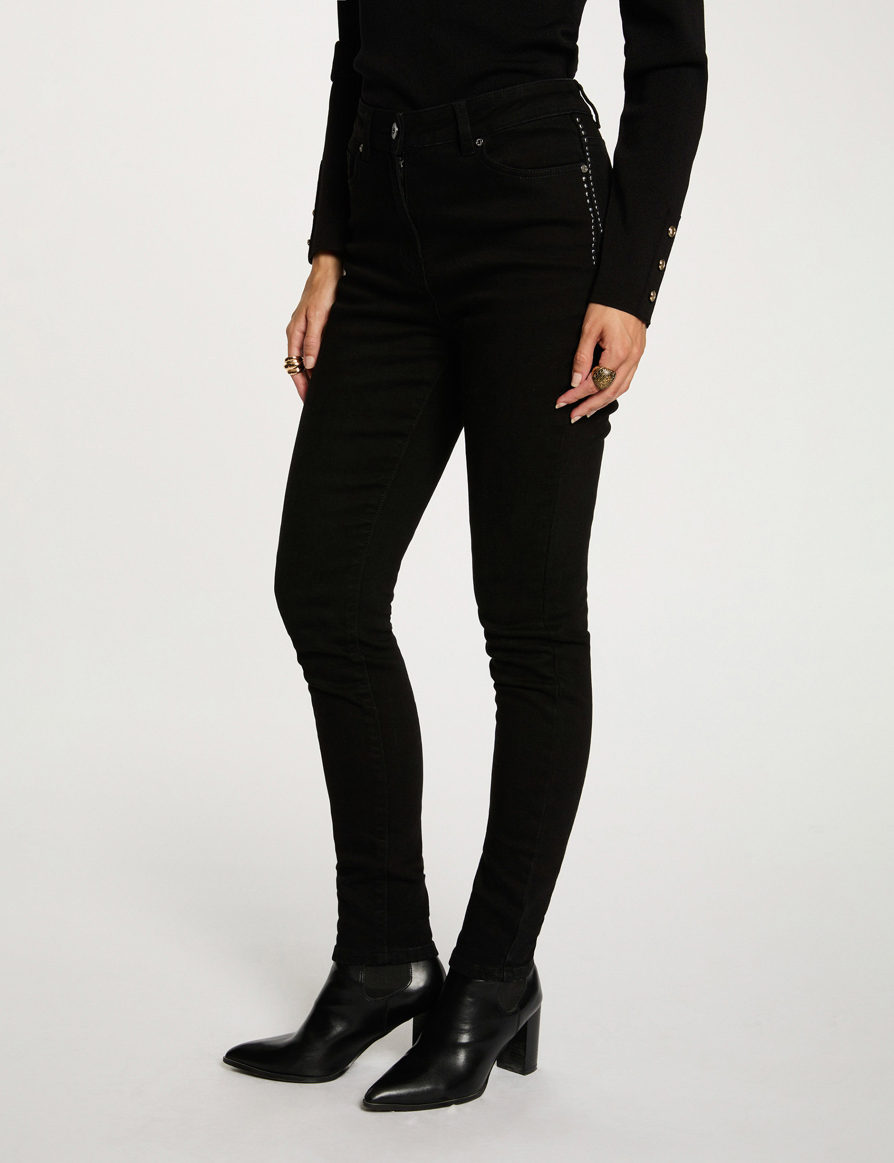 Vaquero slim con tachuelas negro mujer
