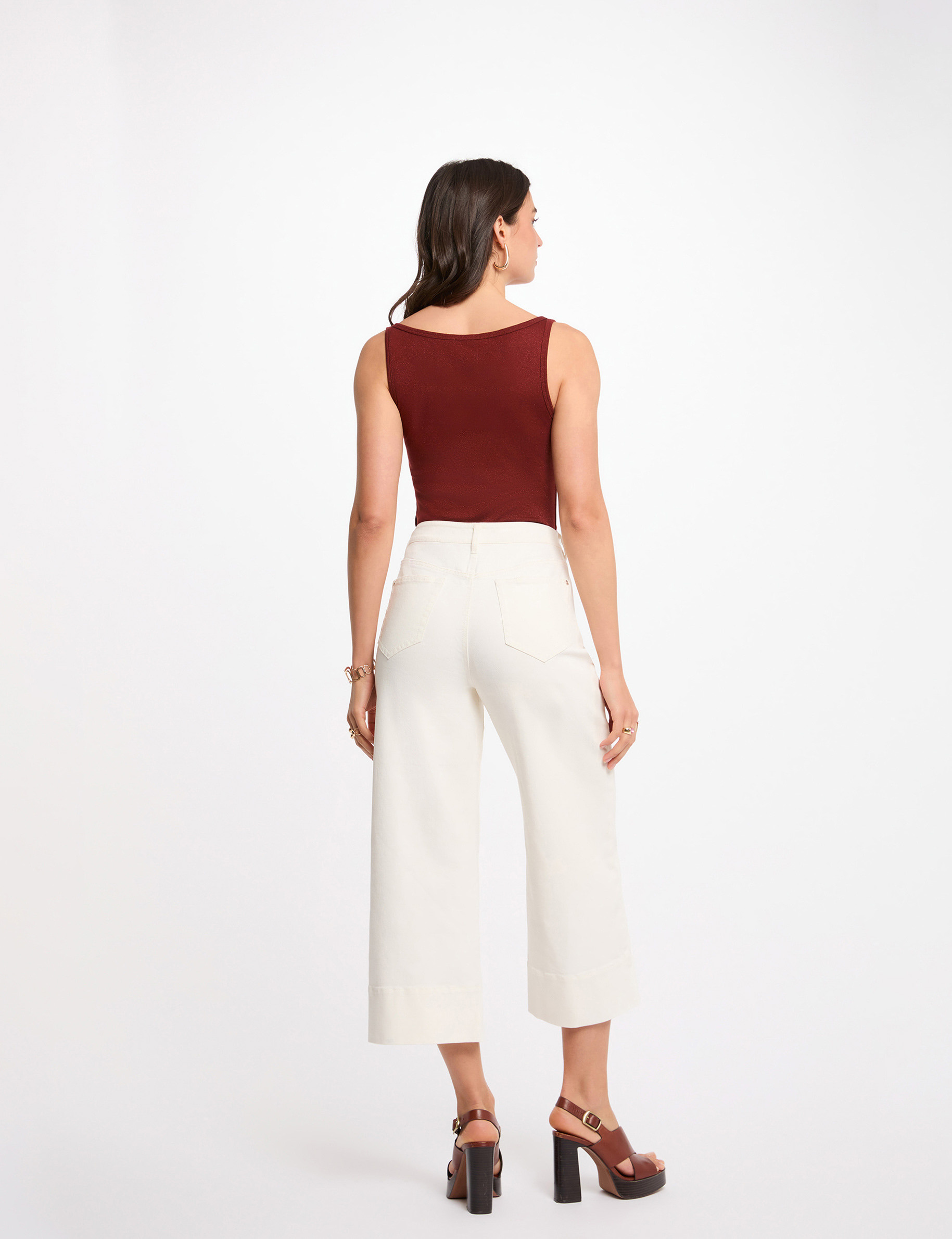 Camiseta ajustada cuello redondo marr&oacute;n co&ntilde;ac mujer