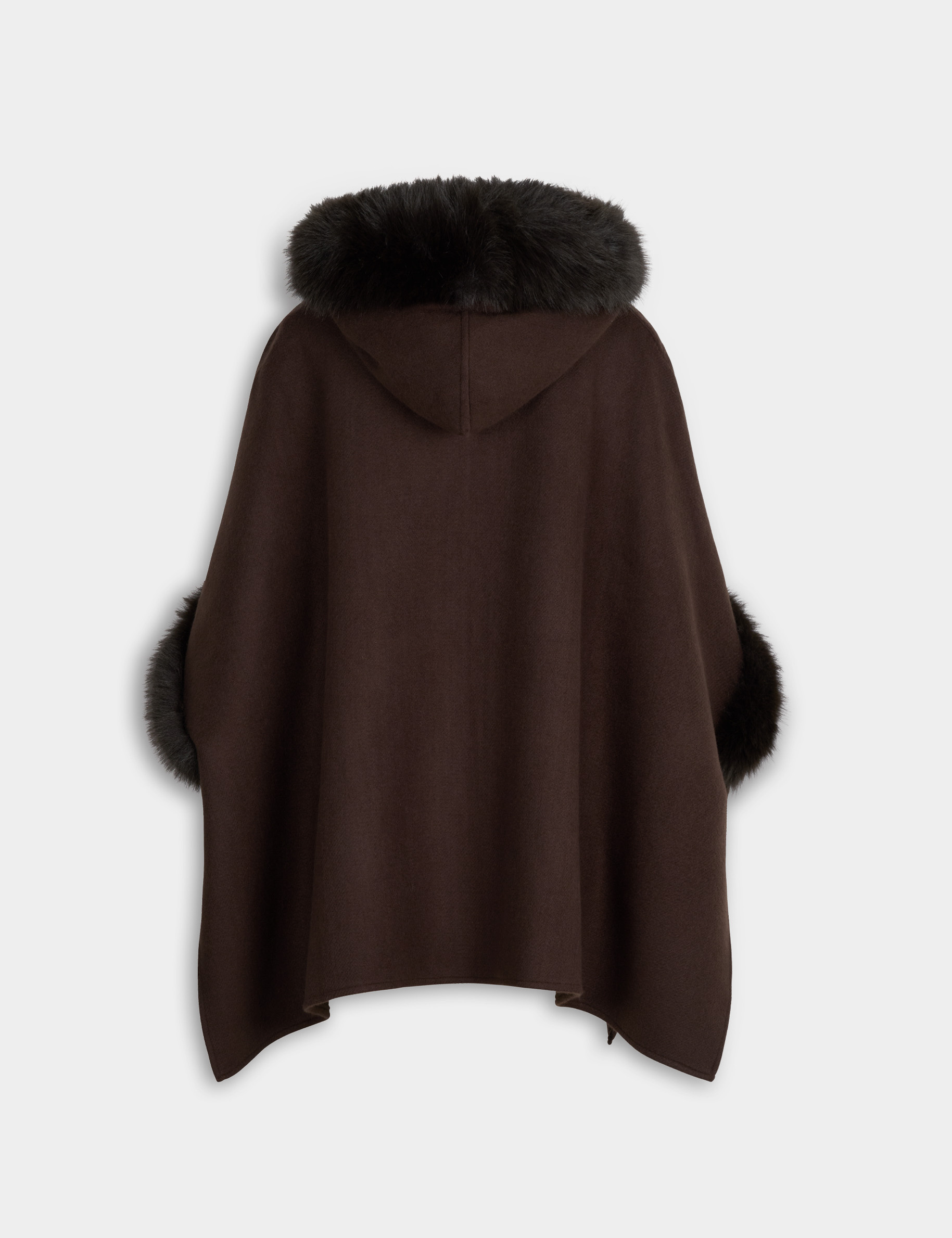 Poncho de pelo sint&eacute;tico marr&oacute;n oscuro mujer