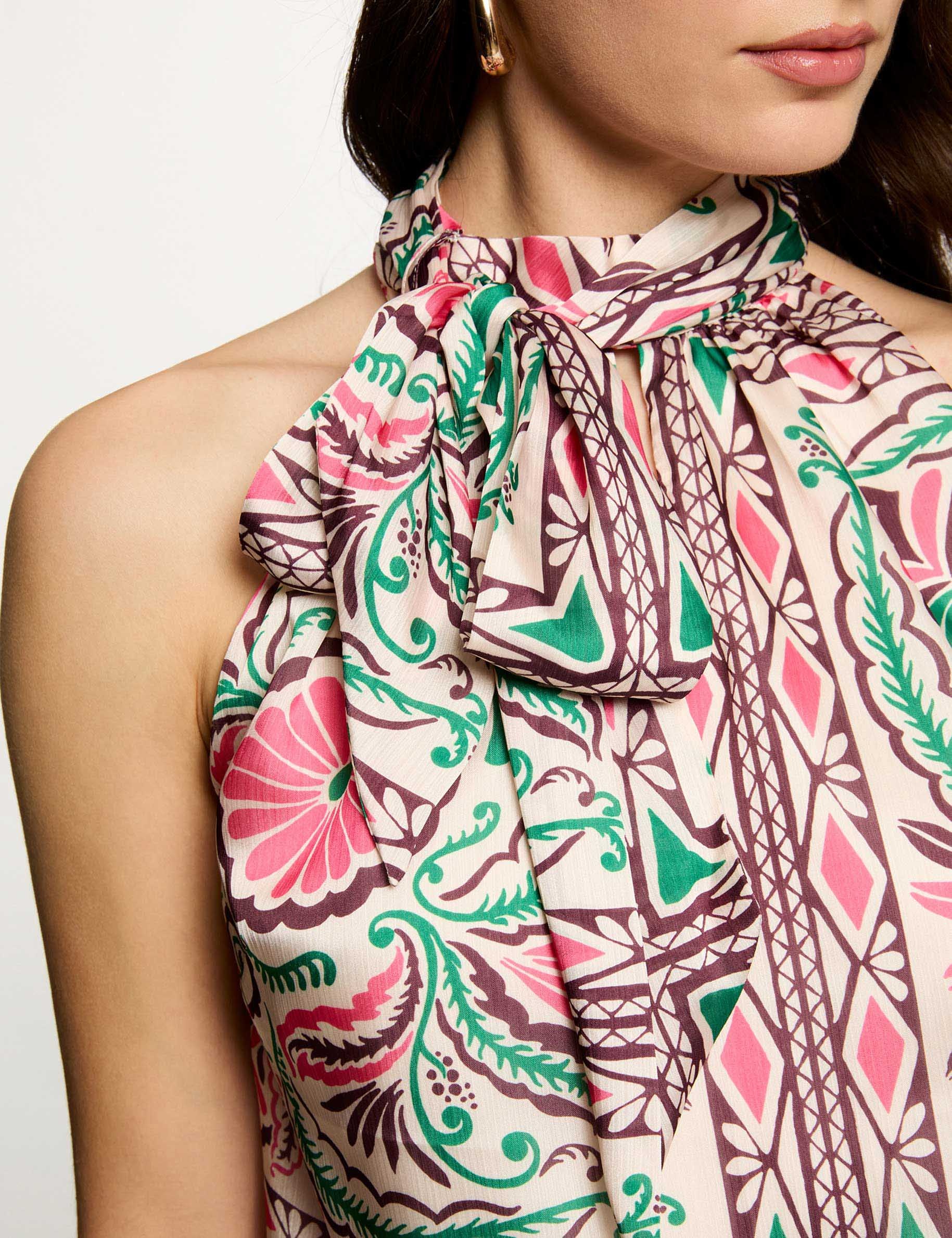 Blusa satinada con cuello alto multicolor mujer