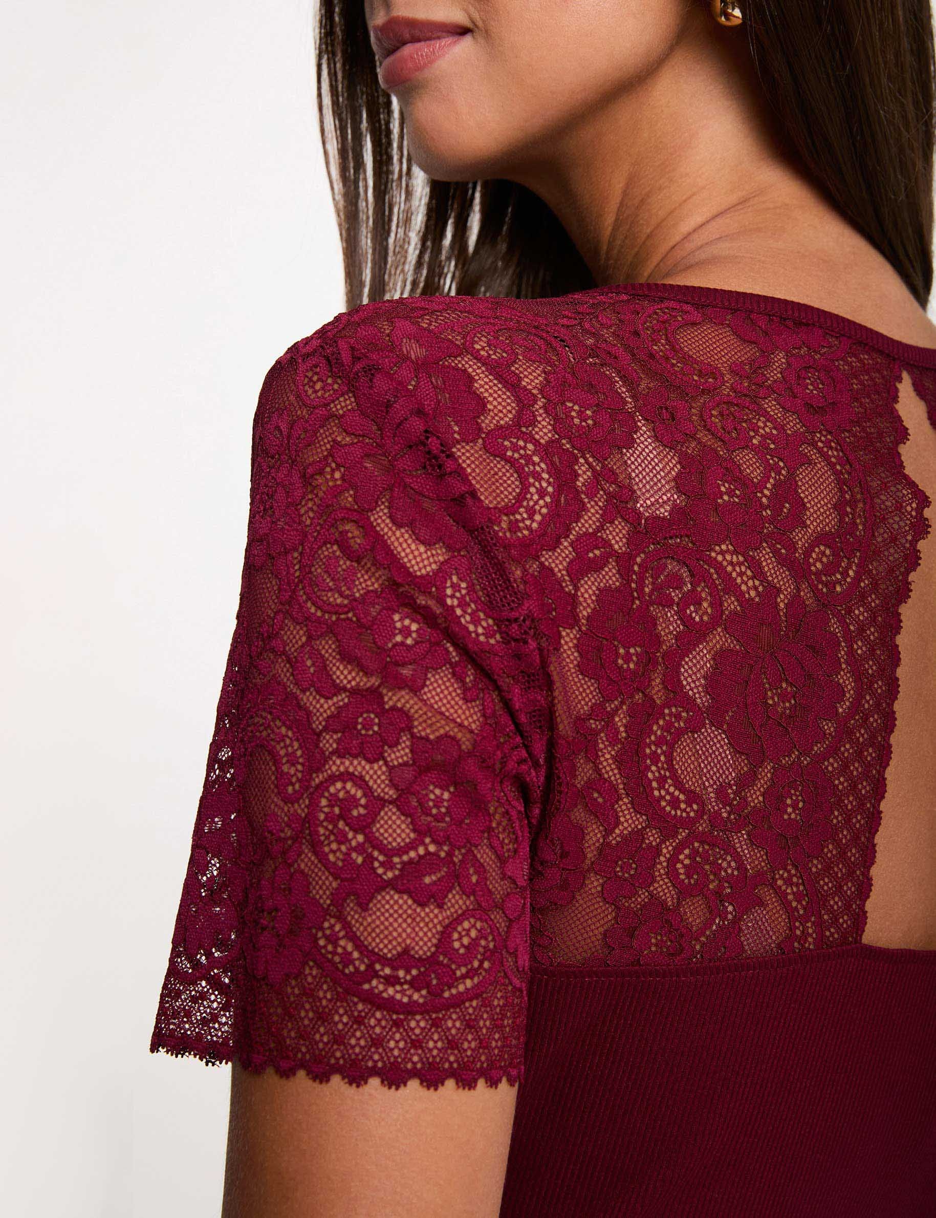 Camiseta de encaje con cuello en V burdeos mujer