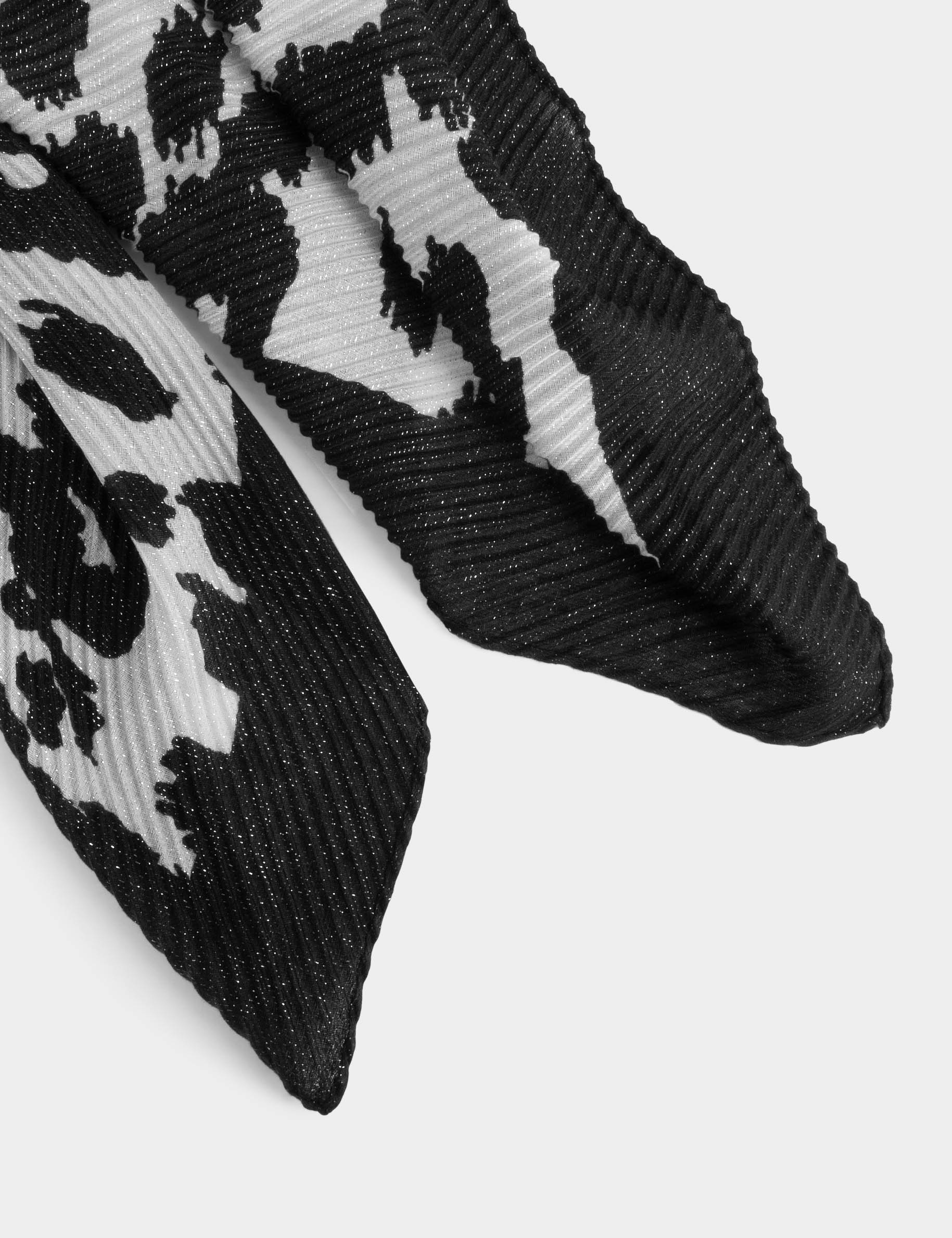 fular plisado estampado animal negro mujer Fular plisado estampado animal negro mujer