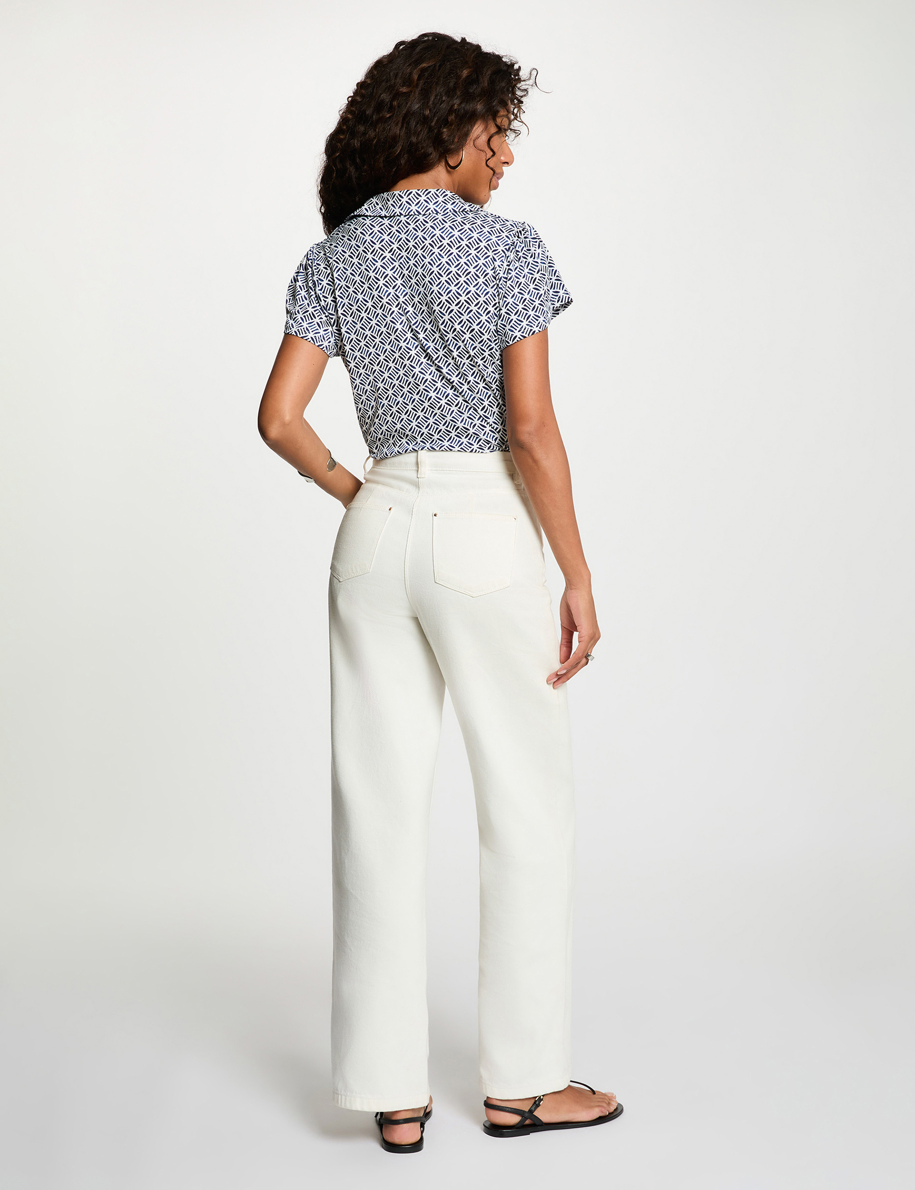 Camisa anudada con cuello abierto blanco mujer
