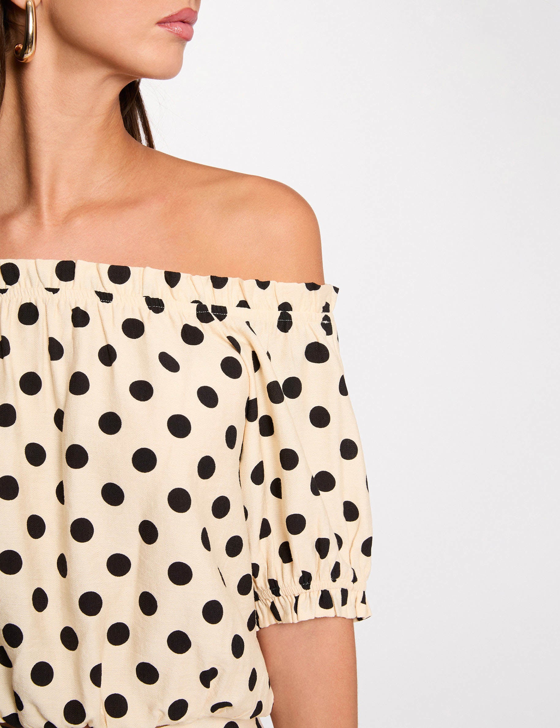 Top fluido con cuello bardot multicolor mujer