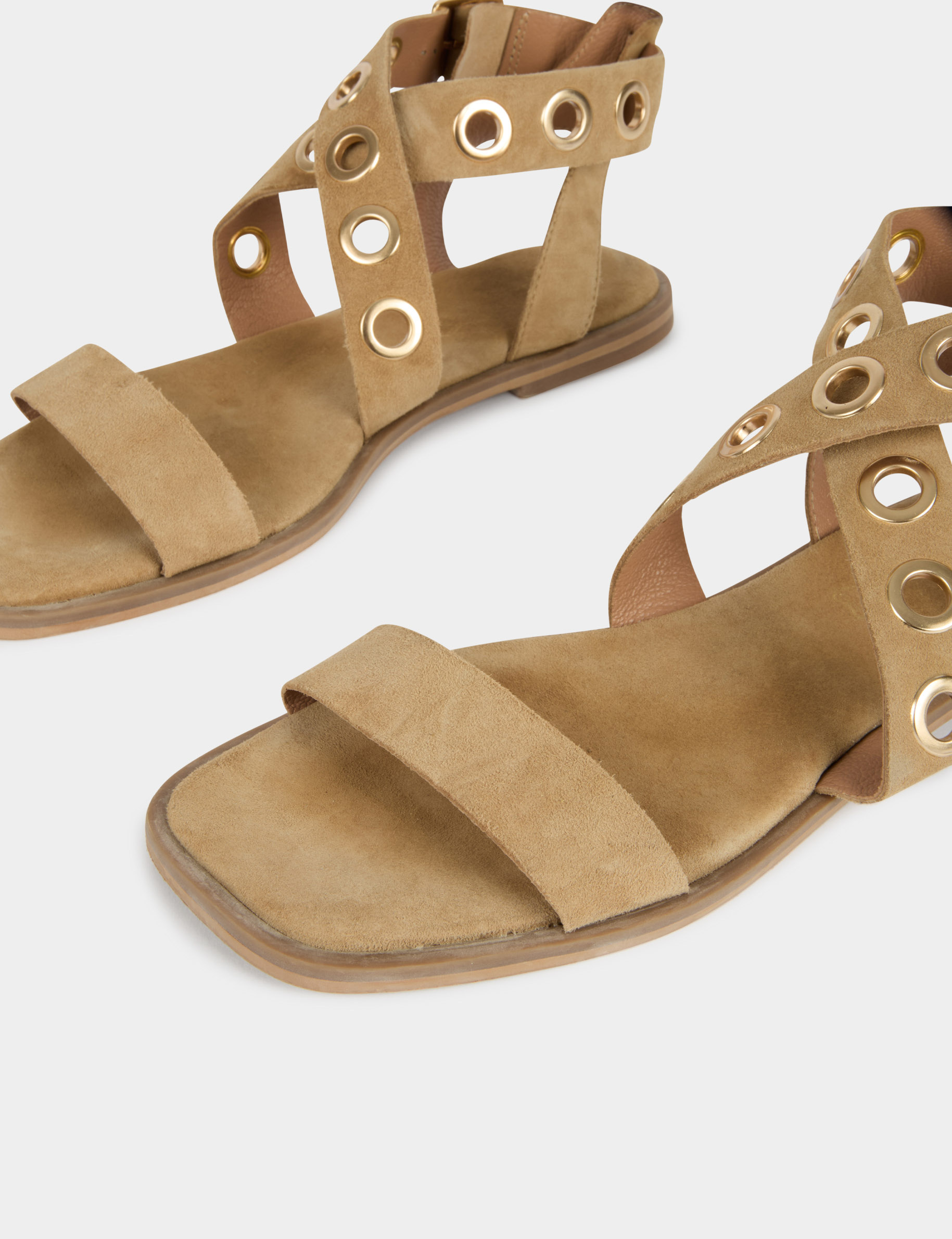 Sandalias planas de ante beige mujer