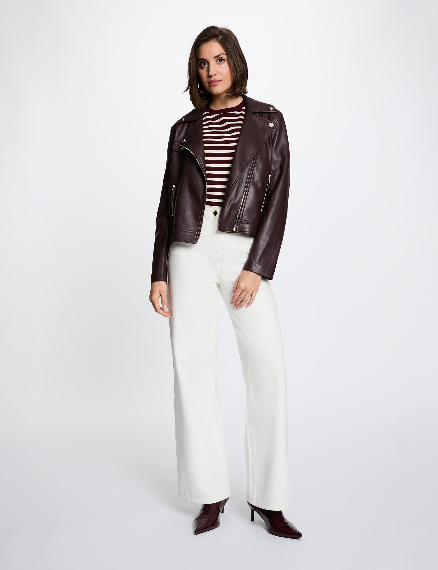 Chaqueta ajustada de cuero sint&eacute;tico burdeos mujer