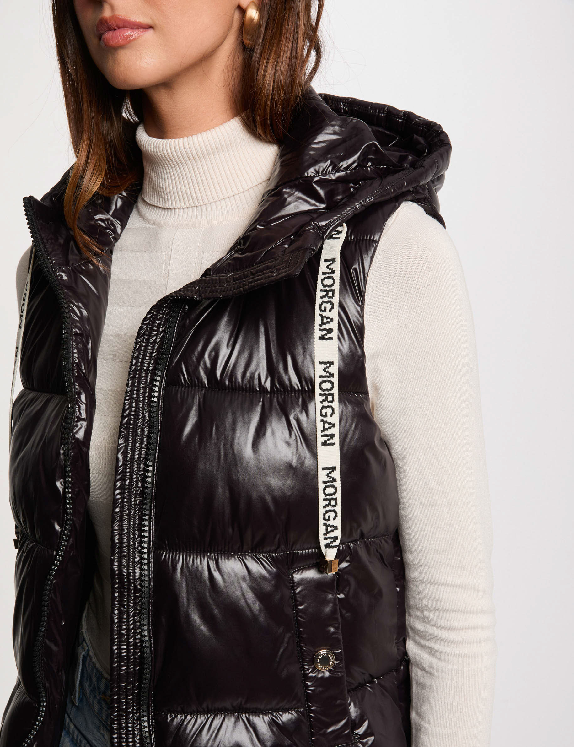 Chaqueta acolchada efecto vinilo negro mujer