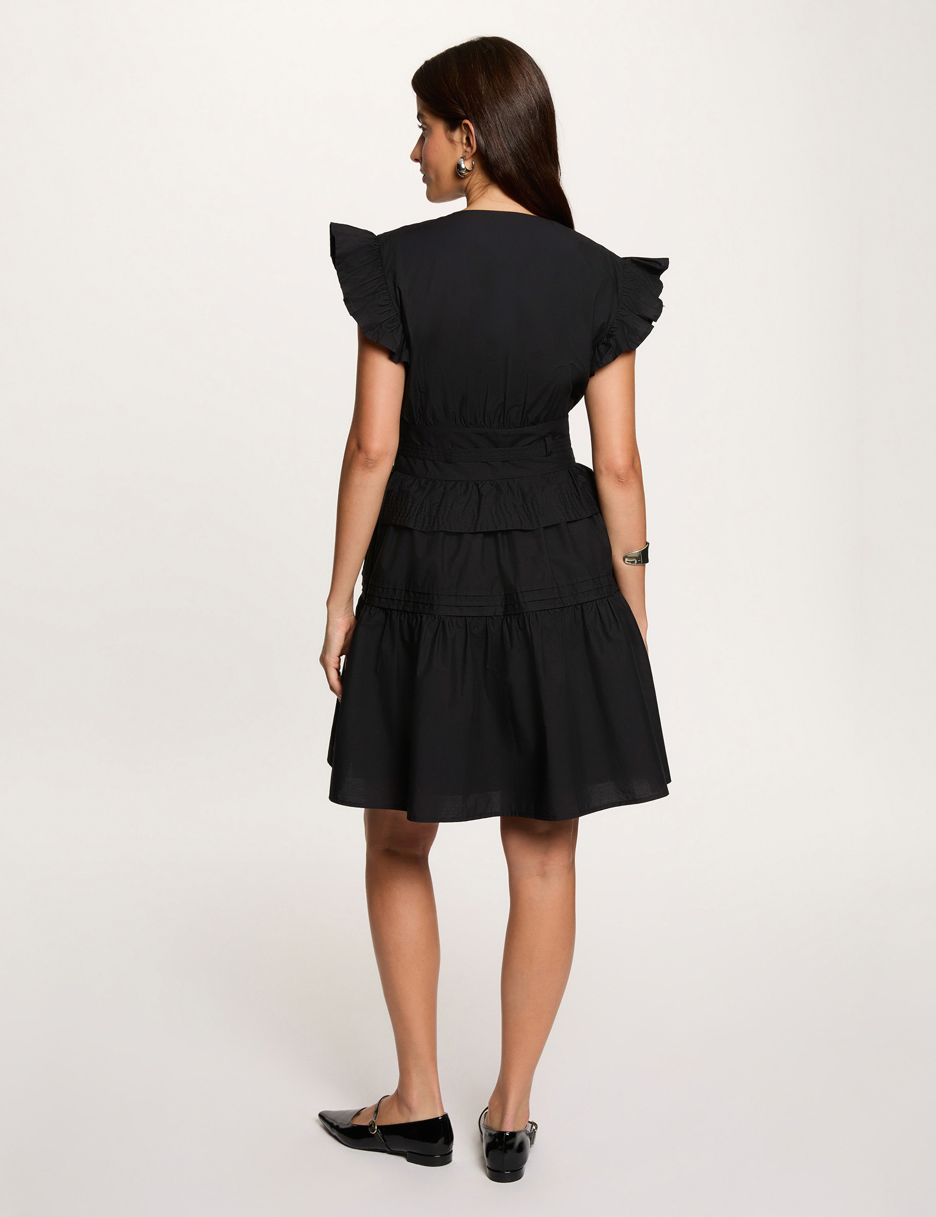 Vestido corto con cuello en v negro mujer