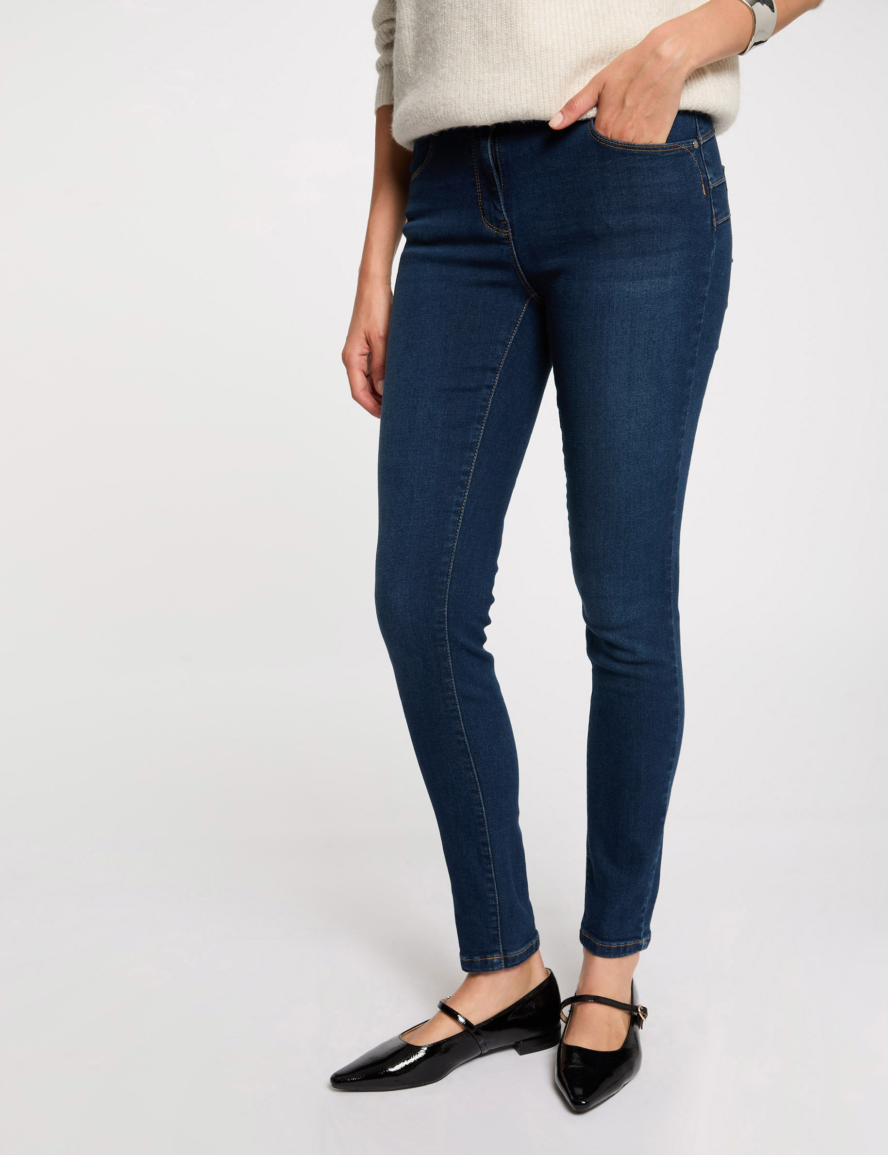 vaquero slim talle estandar denim crudo mujer Vaquero slim talle estándar denim crudo mujer