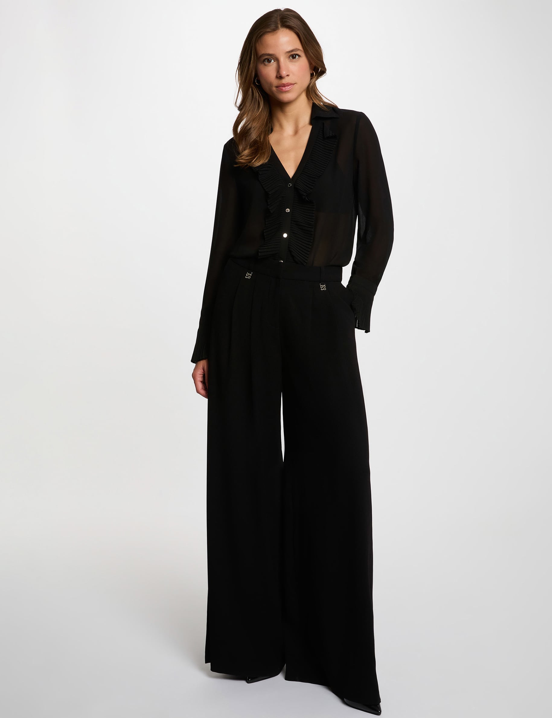 Camisa de gasa con cuello vuelto negro mujer