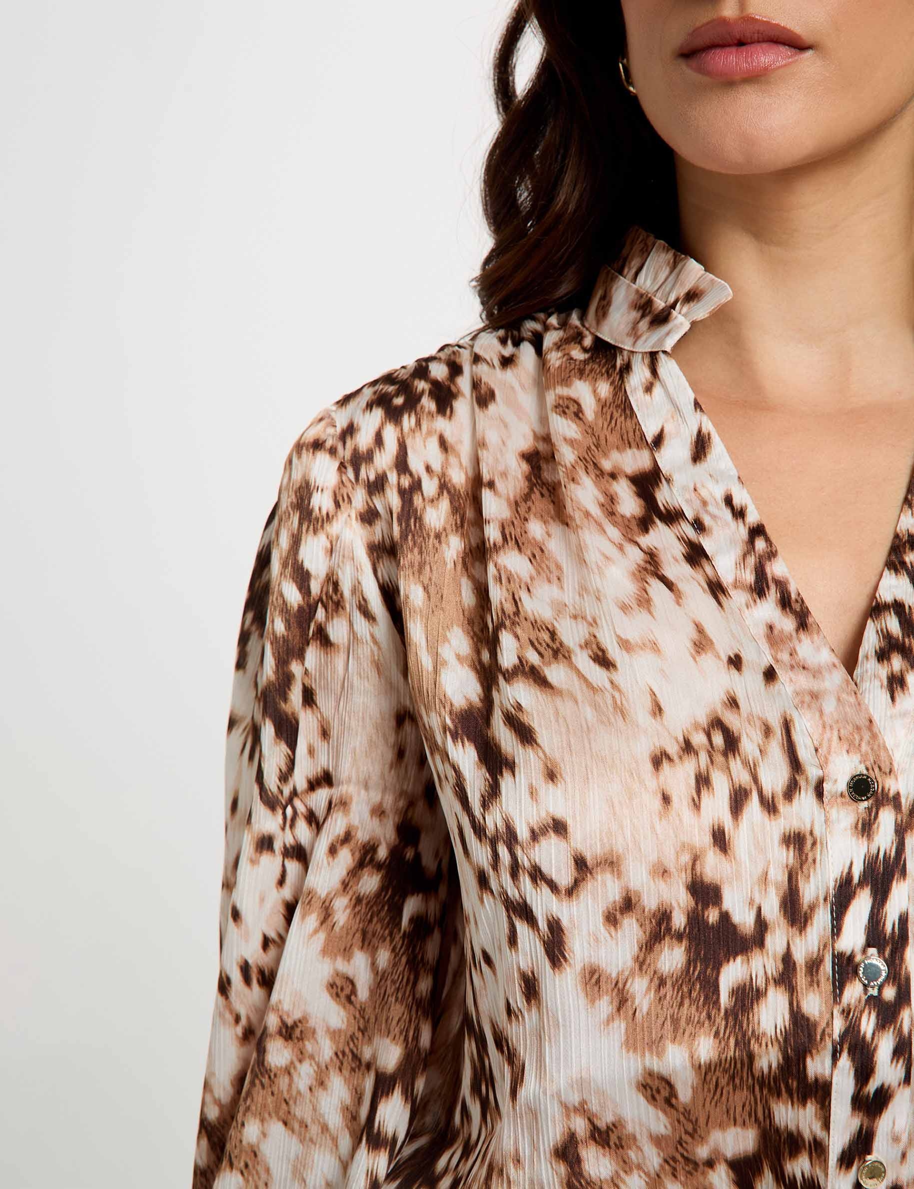 Camisa estampada con cuello en v multicolor mujer