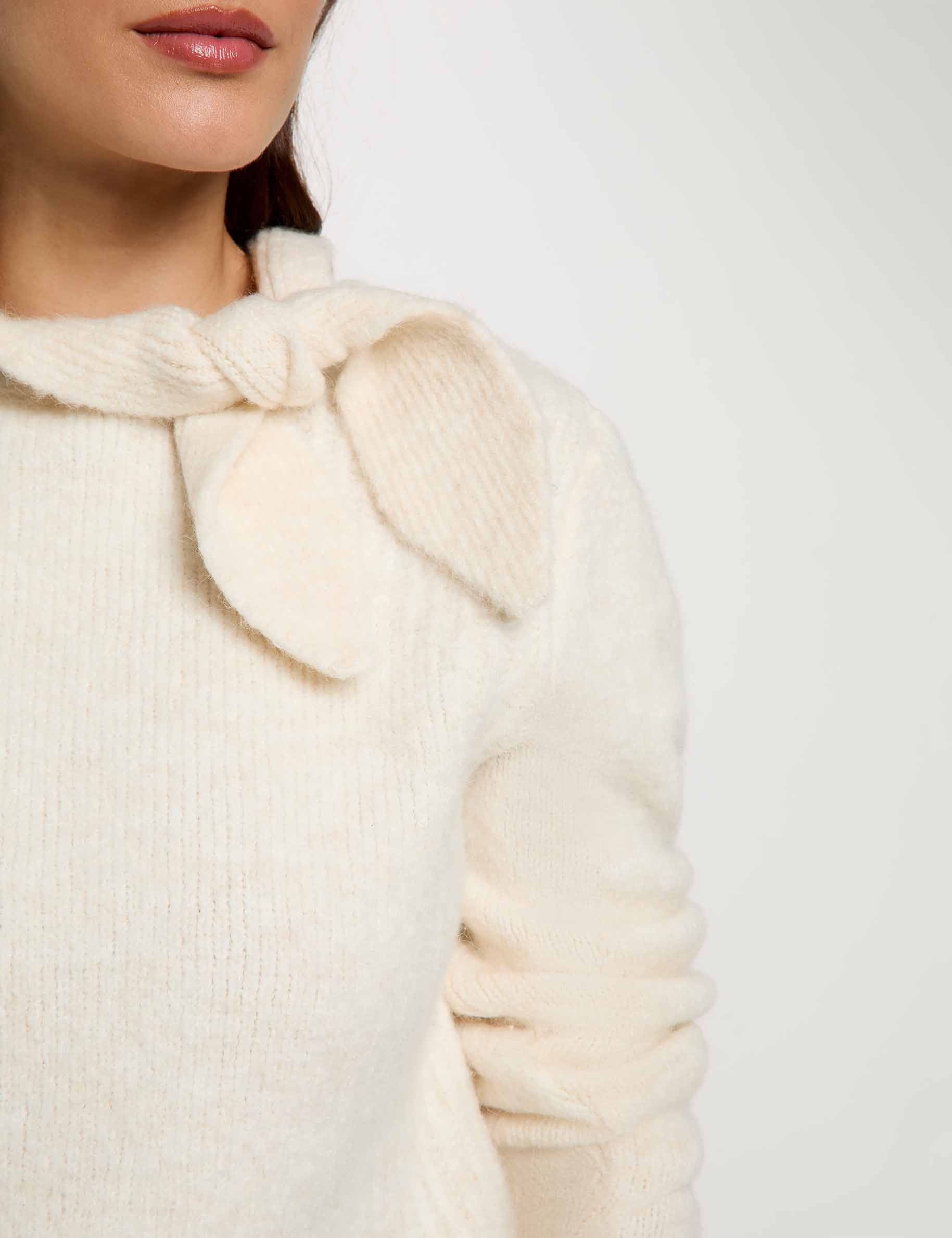 Jersey de cuello alto marfil mujer