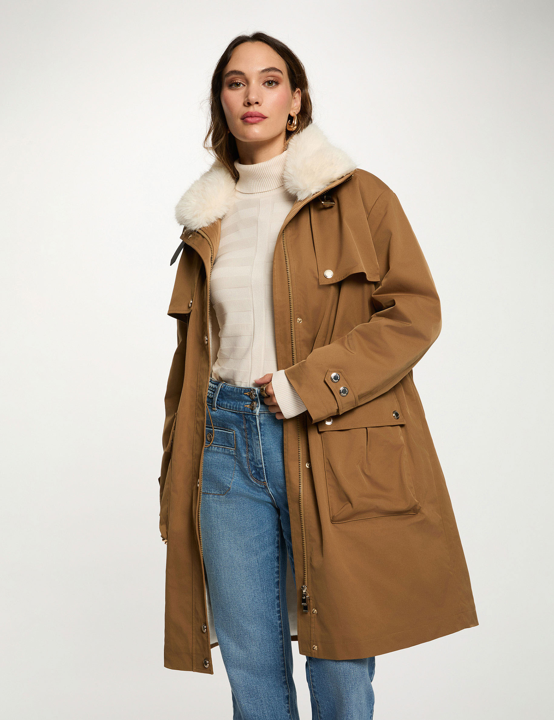 Parka larga ajustable c&aacute;mel mujer
