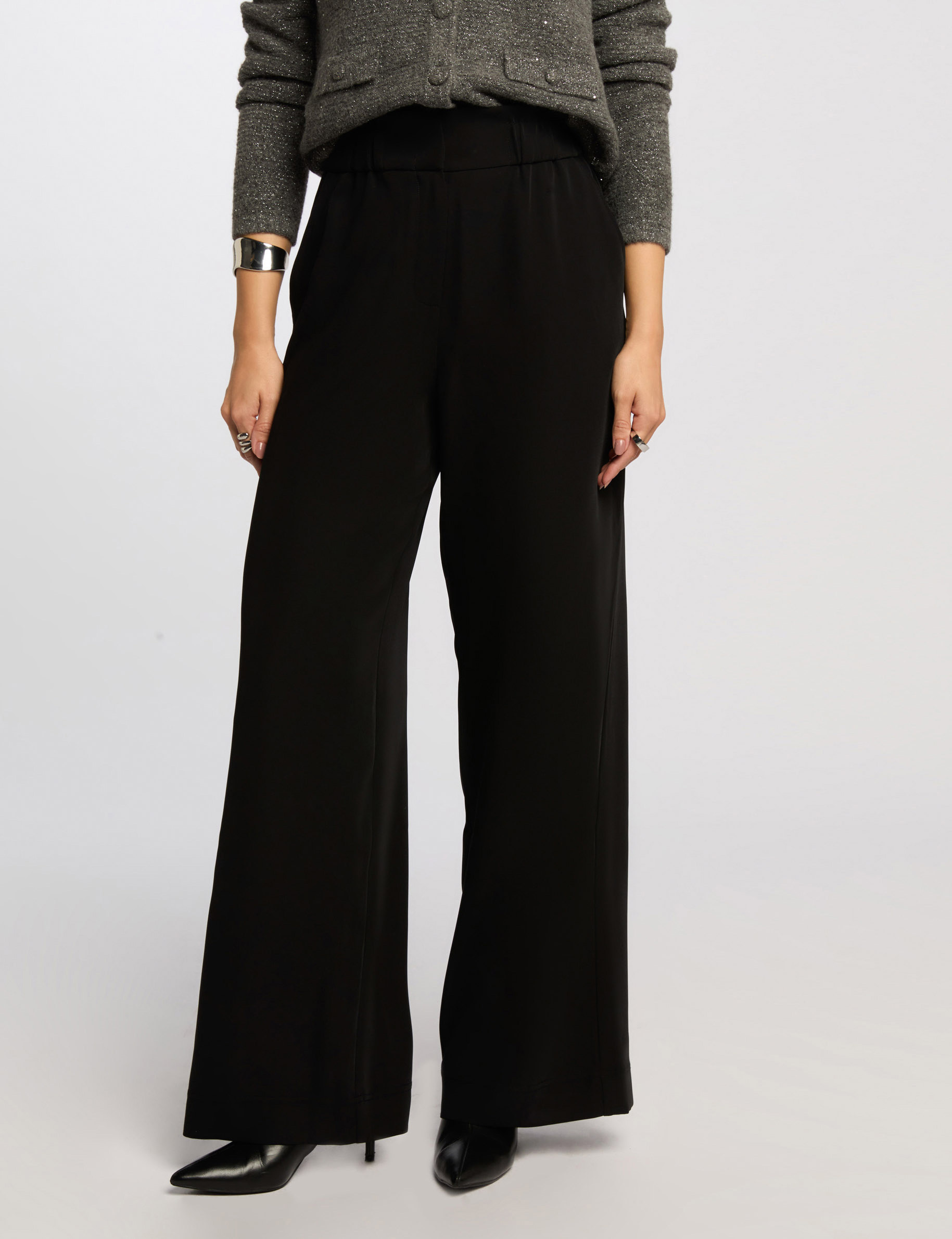 Pantal&oacute;n ancho de tiro alto negro mujer