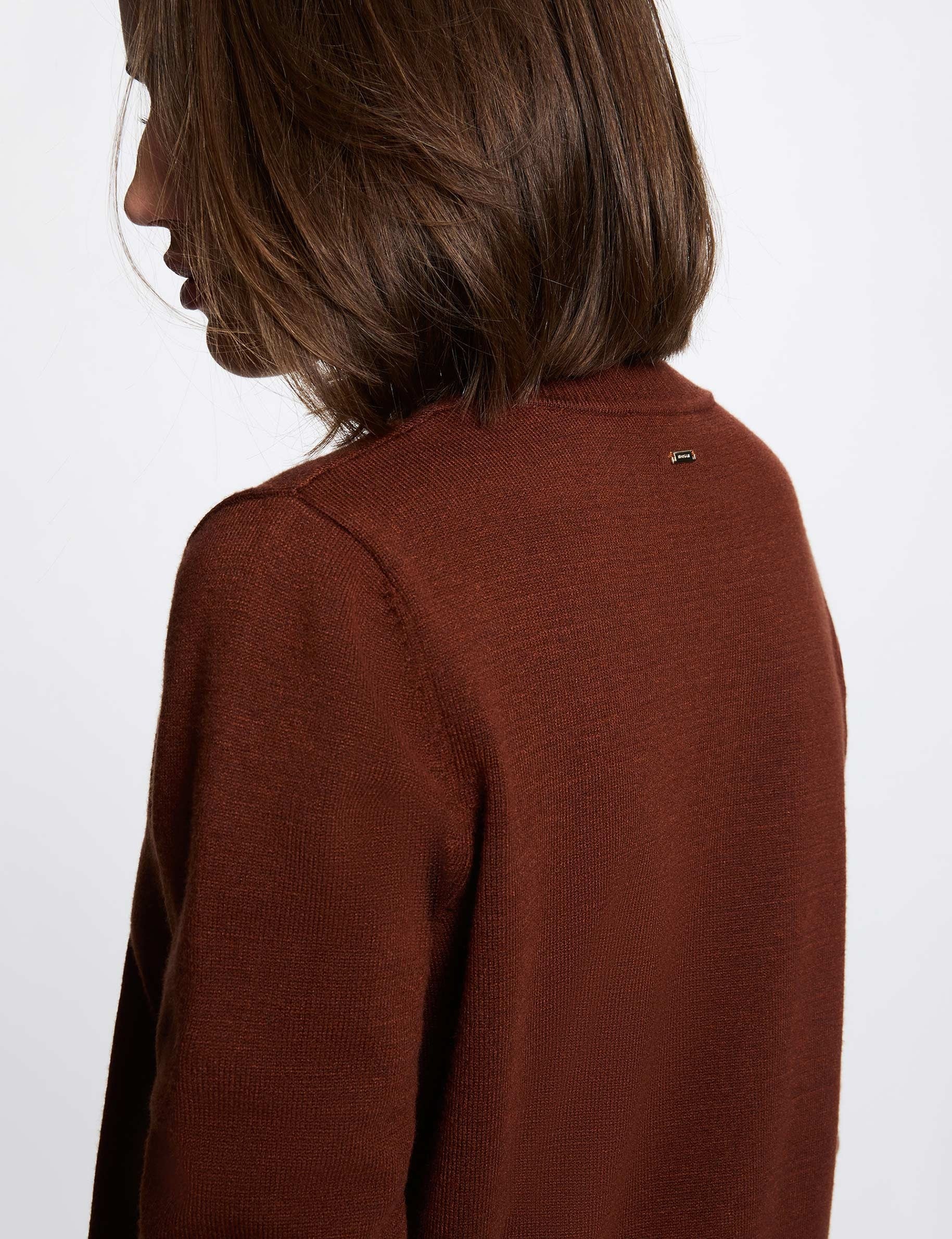 Jersey cuello redondo marr&oacute;n mujer