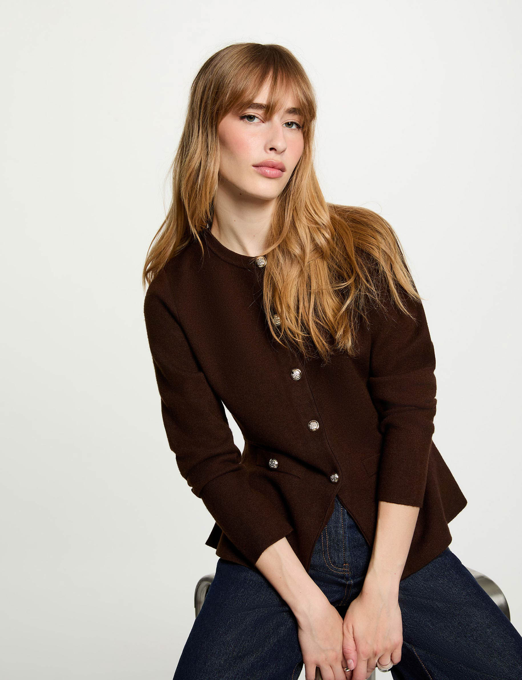 C&aacute;rdigan con cuello redondo marr&oacute;n oscuro mujer