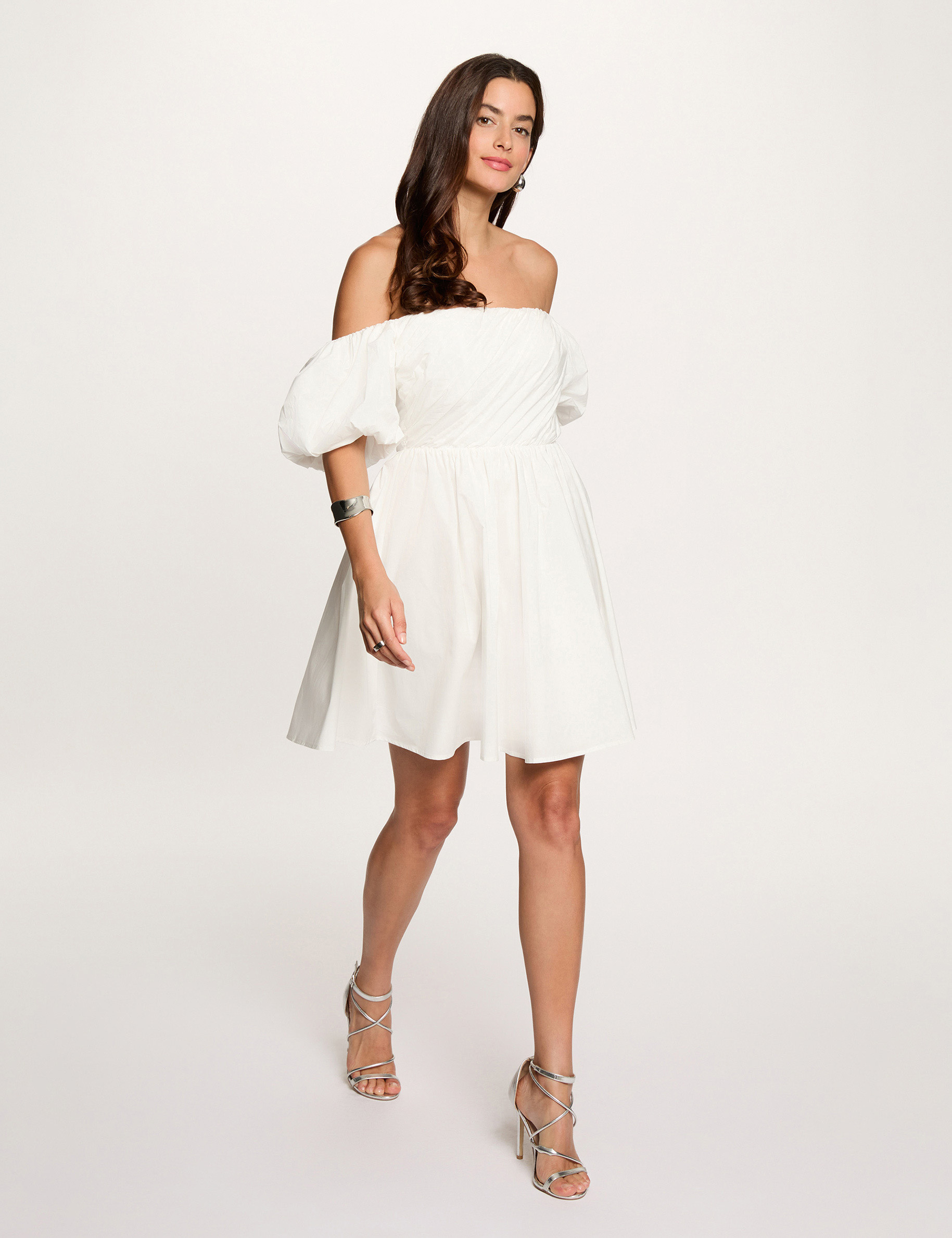 Vestido corto con mangas abullonadas blanco mujer