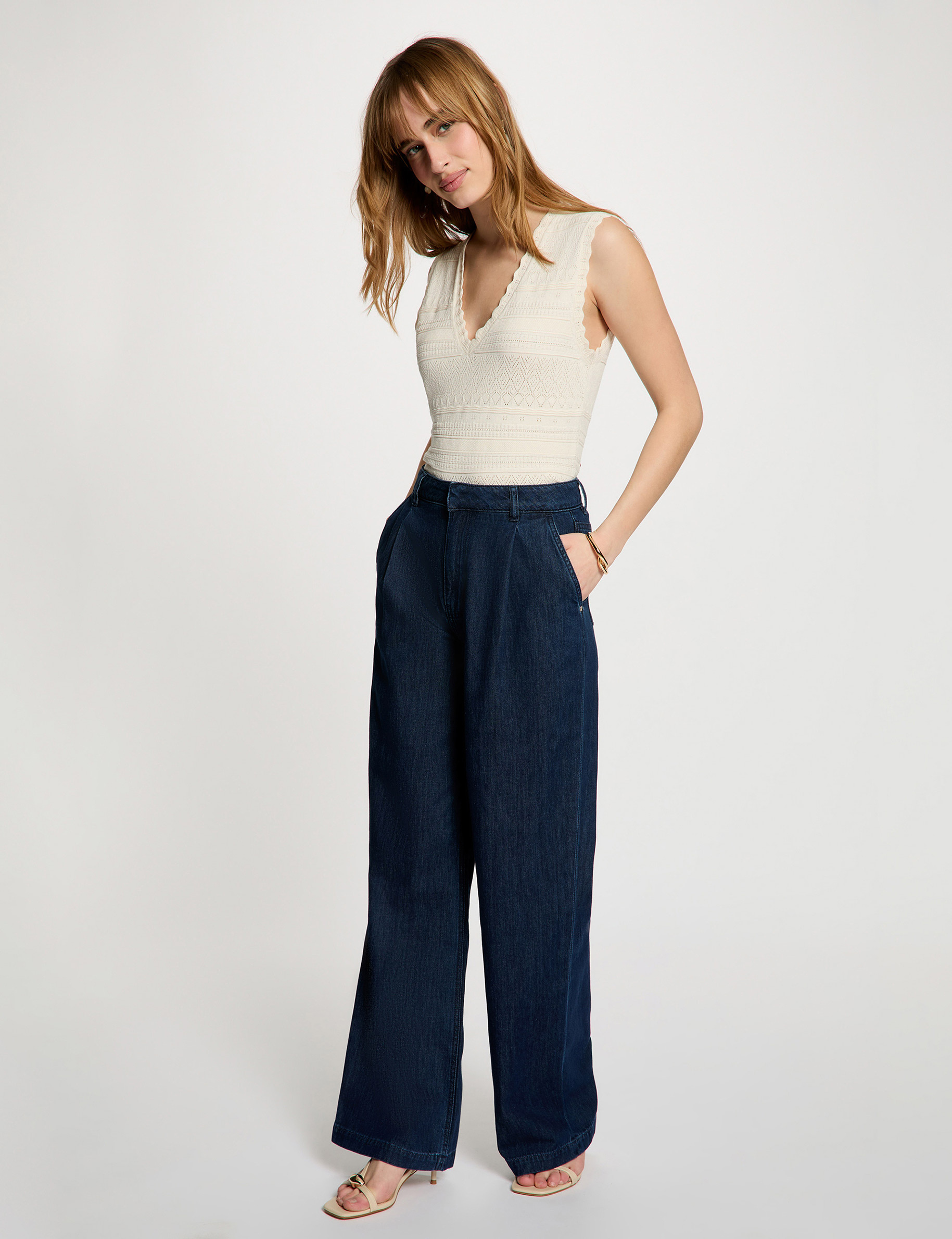 Jersey ajustado con cuello en V marfil mujer