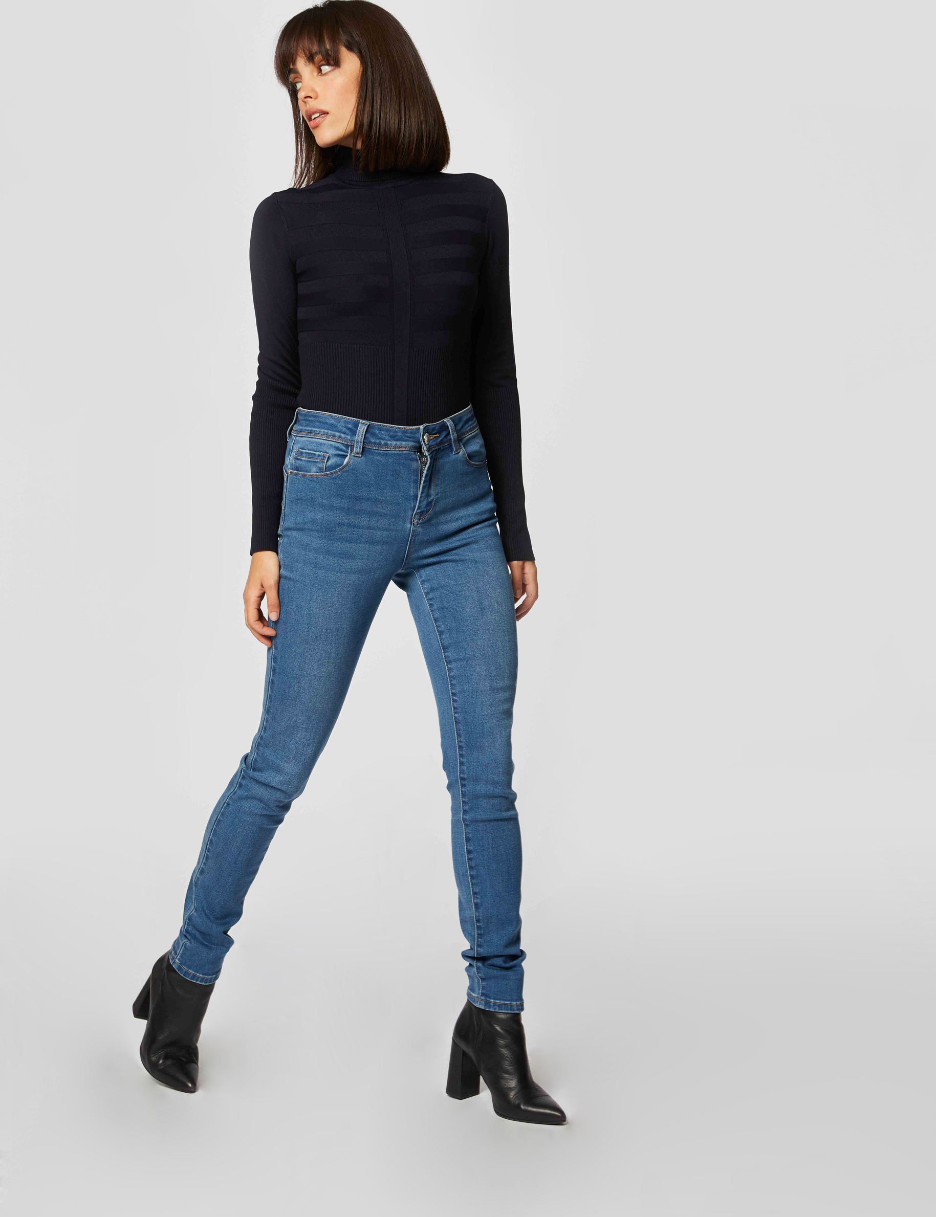 Jersey de cuello alto ajustado marino mujer