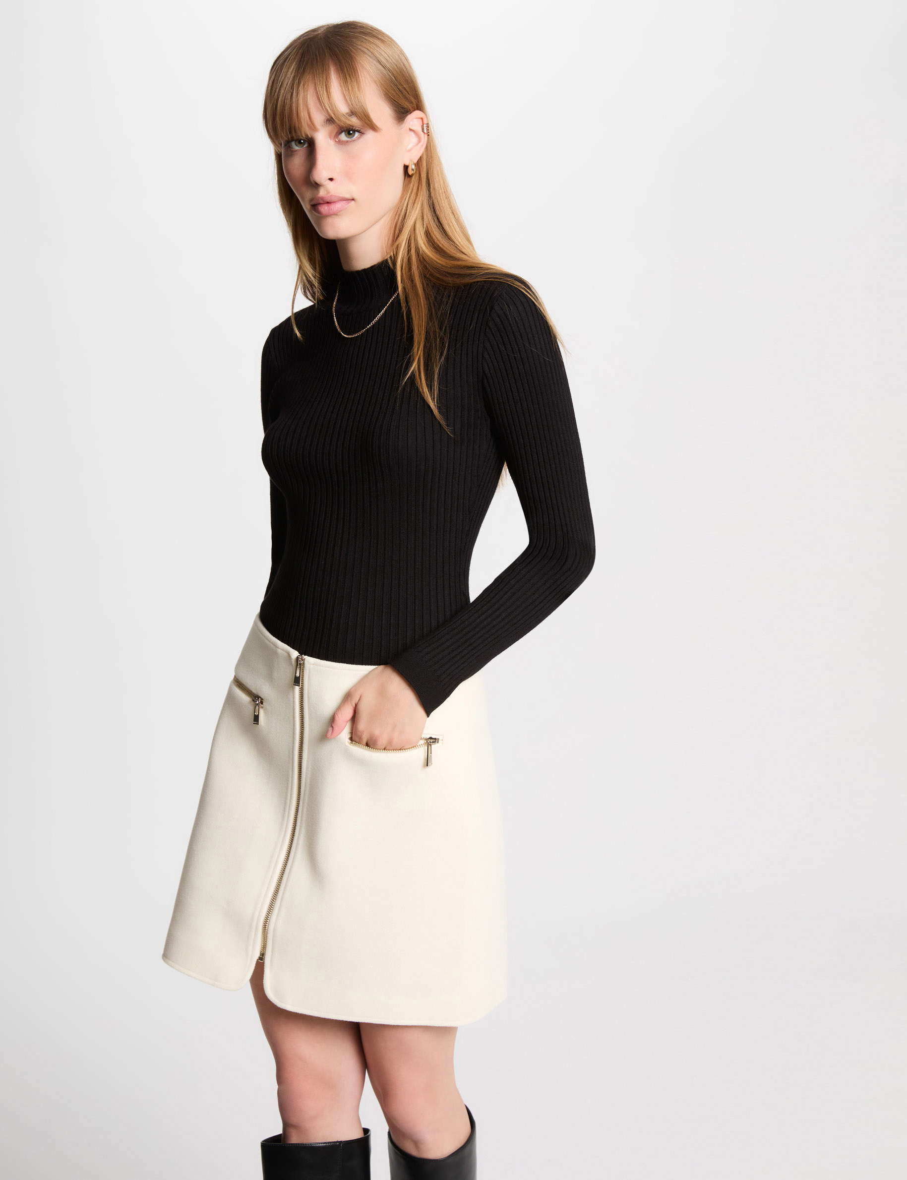 jersey cuello alto con encaje negro mujer Jersey cuello alto con encaje negro mujer