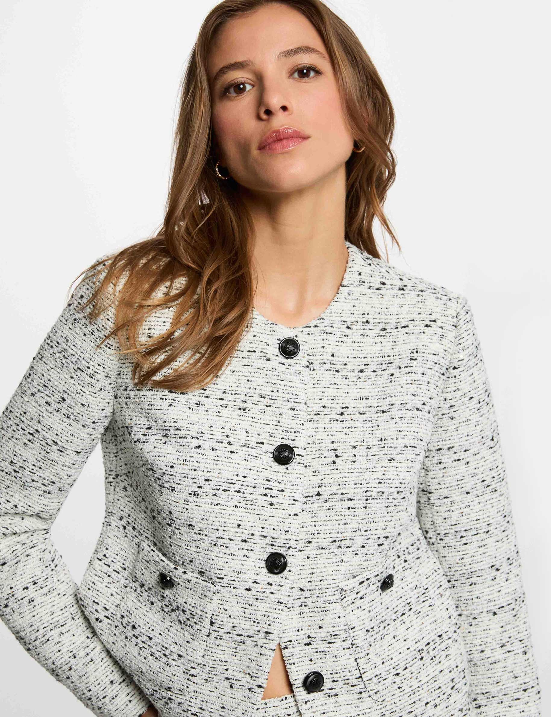 Chaqueta recta con cuello redondo marfil mujer