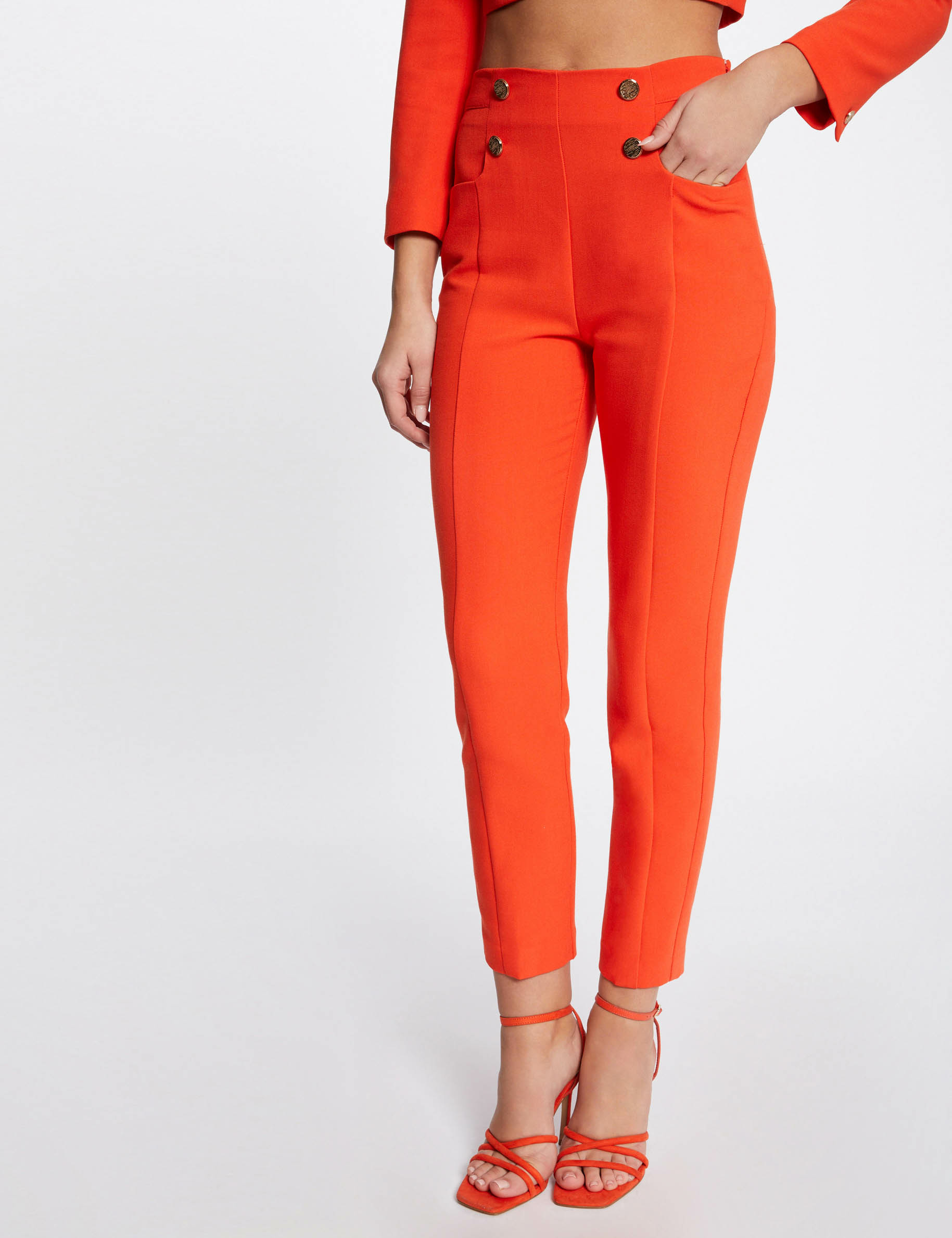 Pantalón city ajustado con botones naranja mujer Pantalón city ajustado con botones naranja mujer