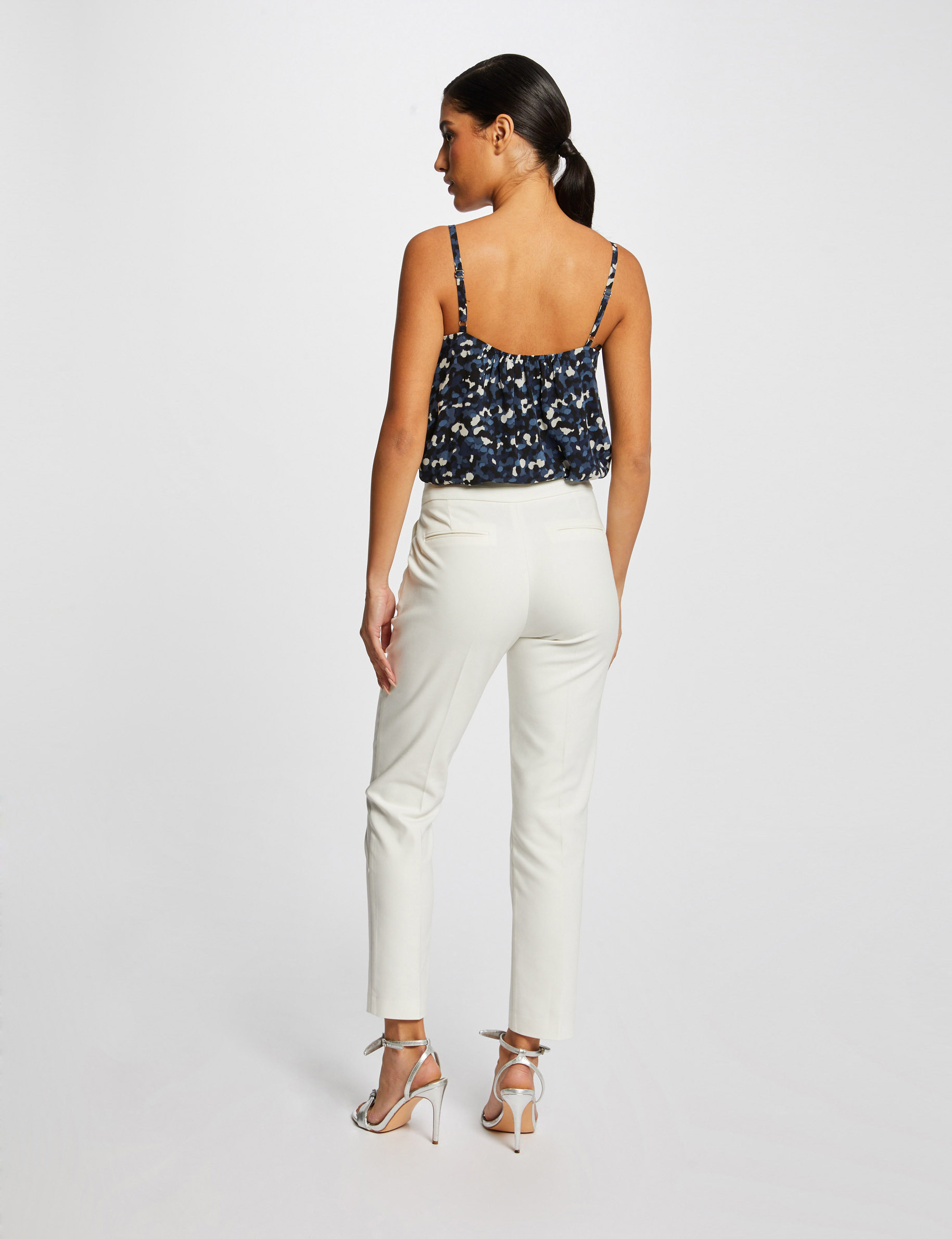 Top con tirantes finos estampado azul mujer Top con tirantes finos estampado azul mujer