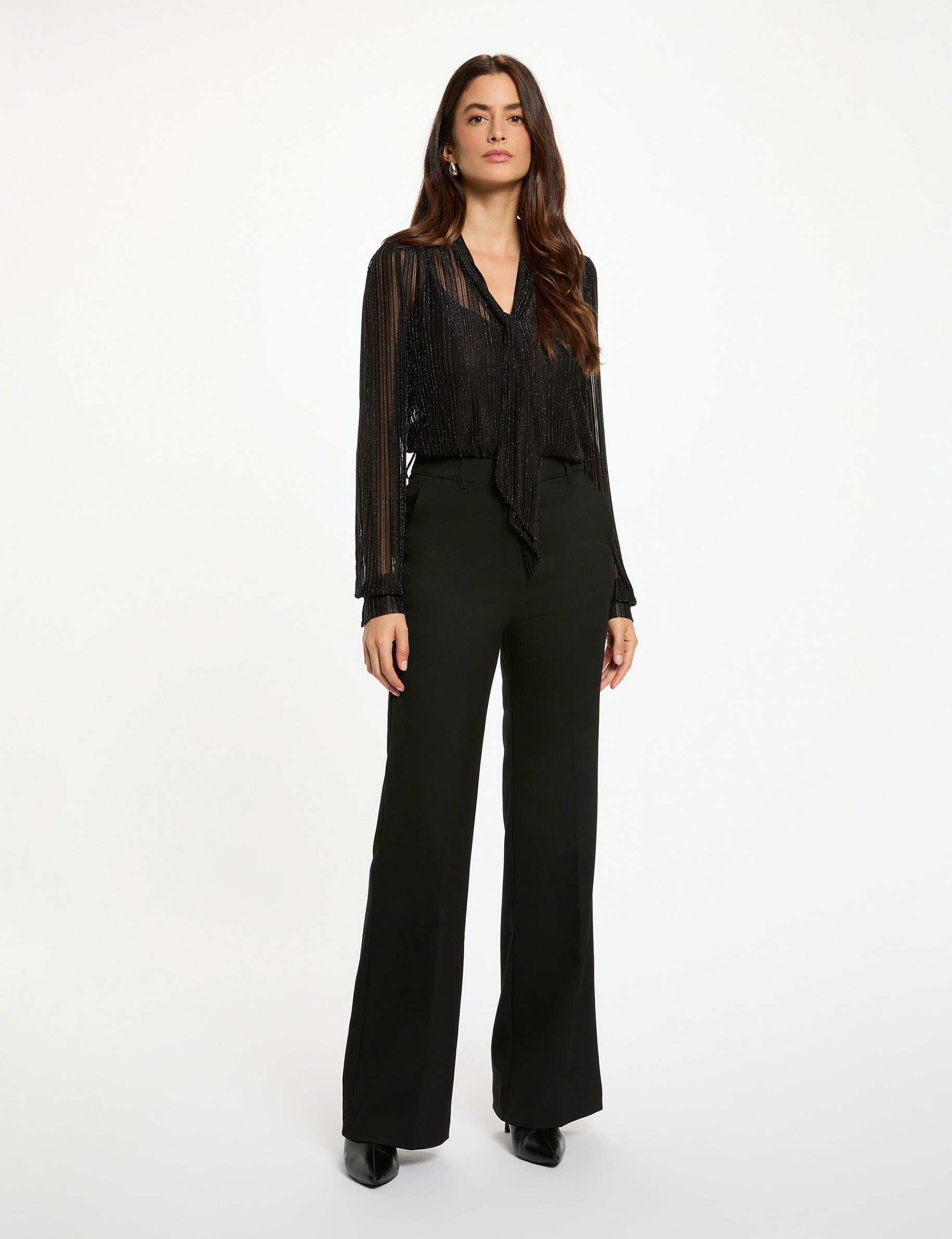 Camiseta corta con cuello lazada negro mujer
