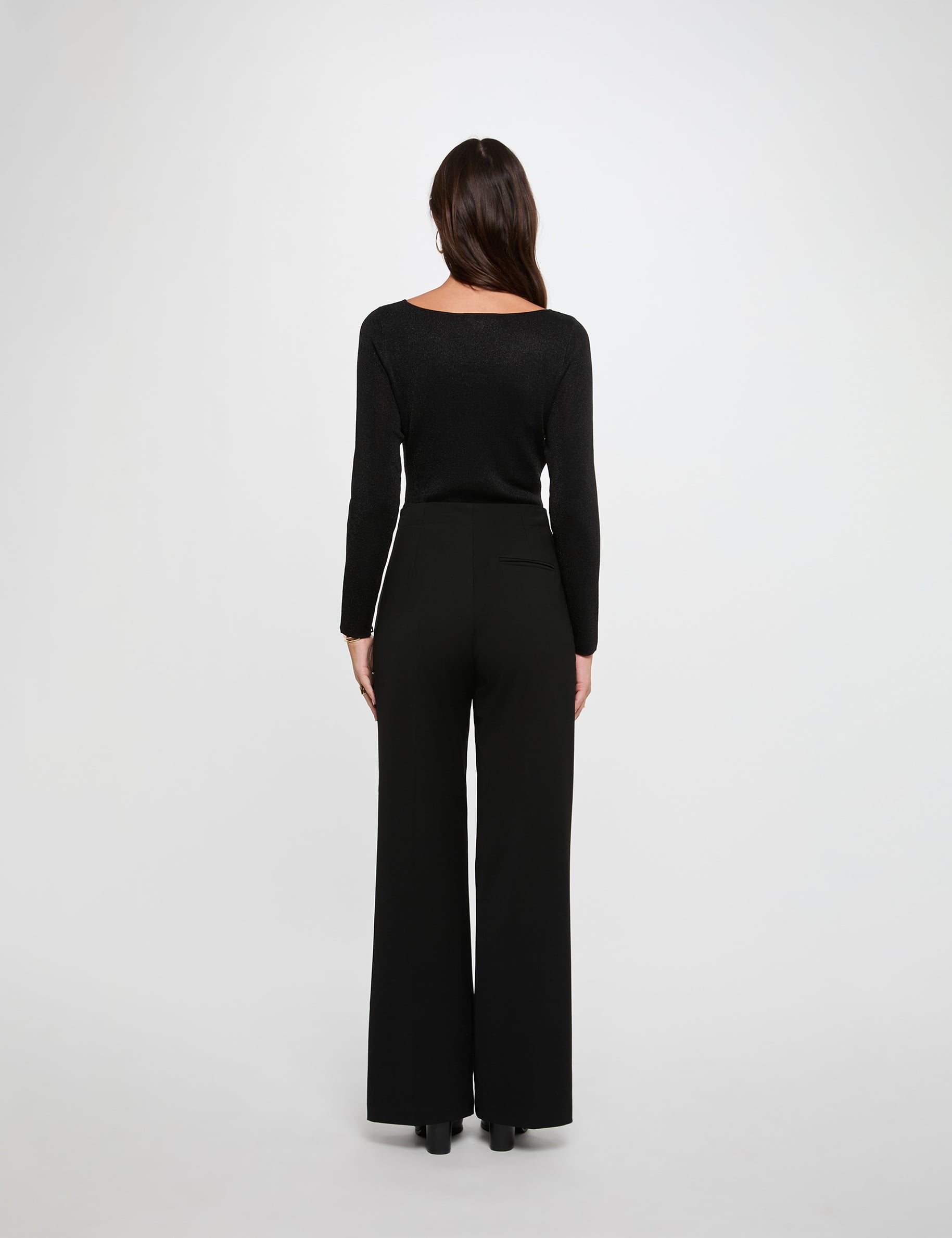 Jersey ajustado con cuello en U negro mujer