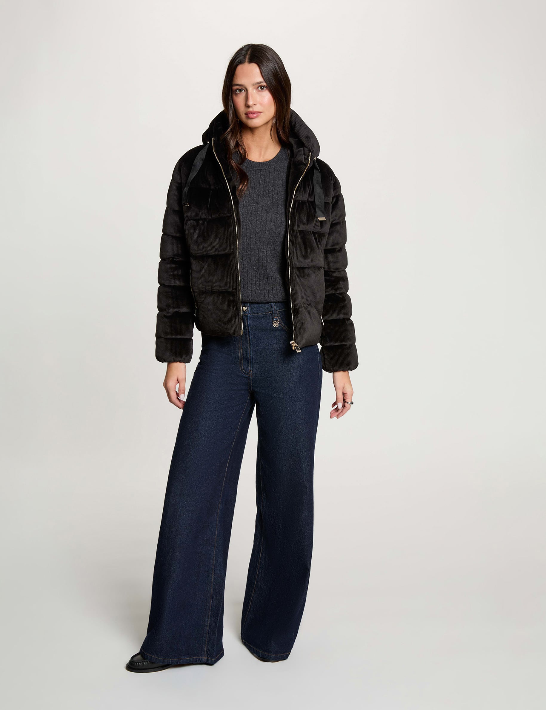 Chaqueta corta de terciopelo negro mujer