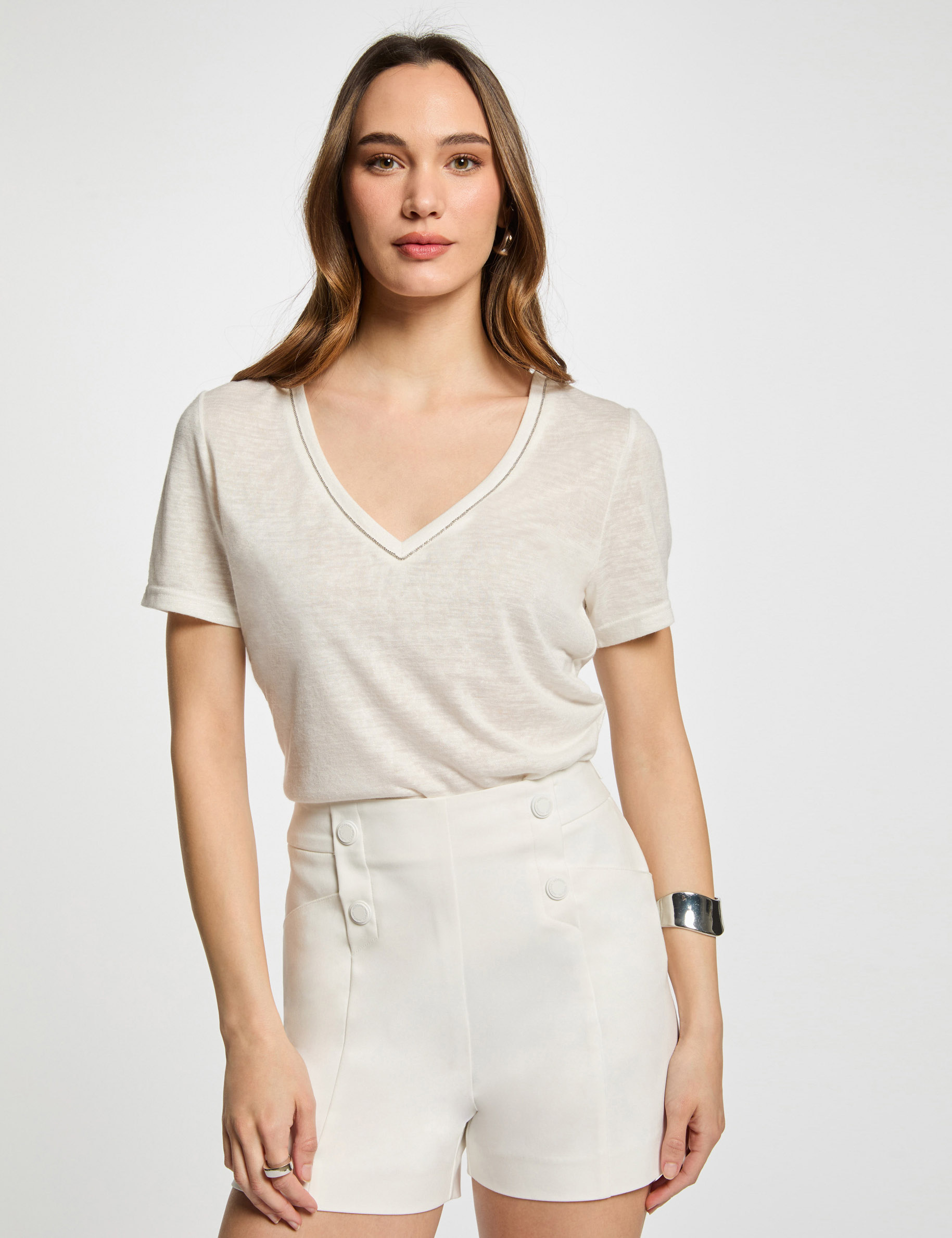 Short recto con pinzas blanco mujer