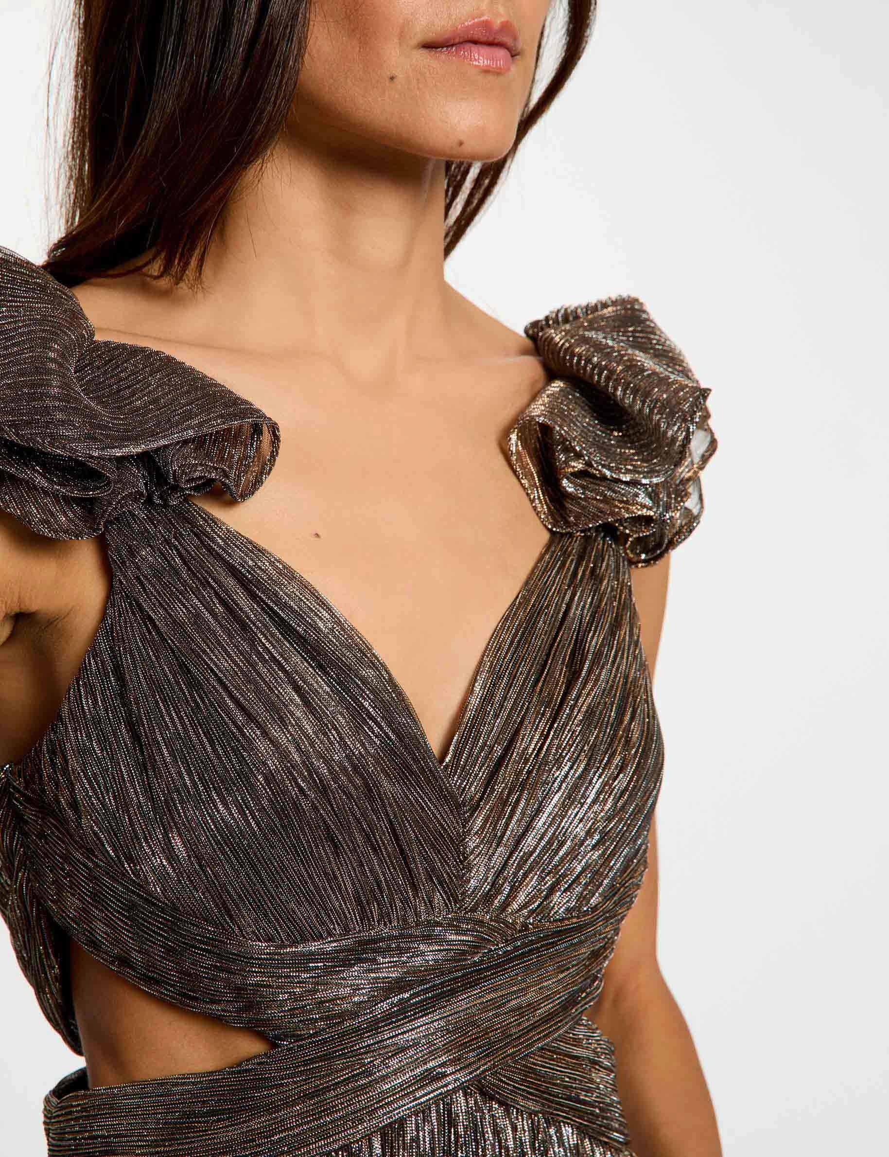 color bronce mujer