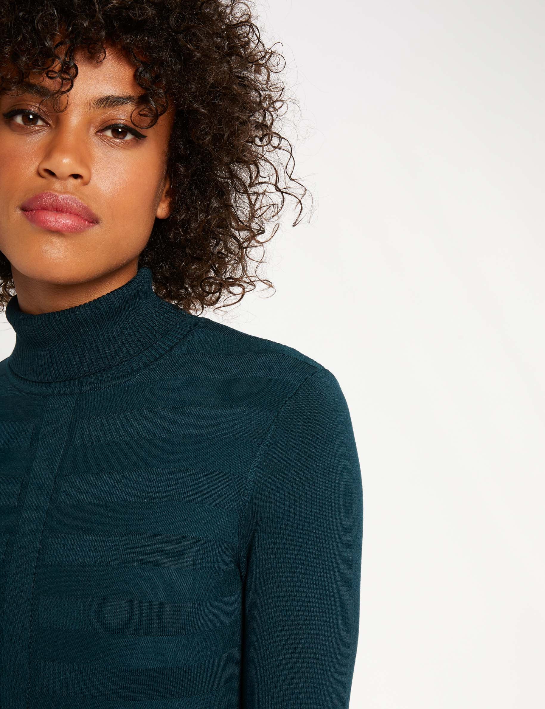 Jersey de cuello alto ajustado verde mujer