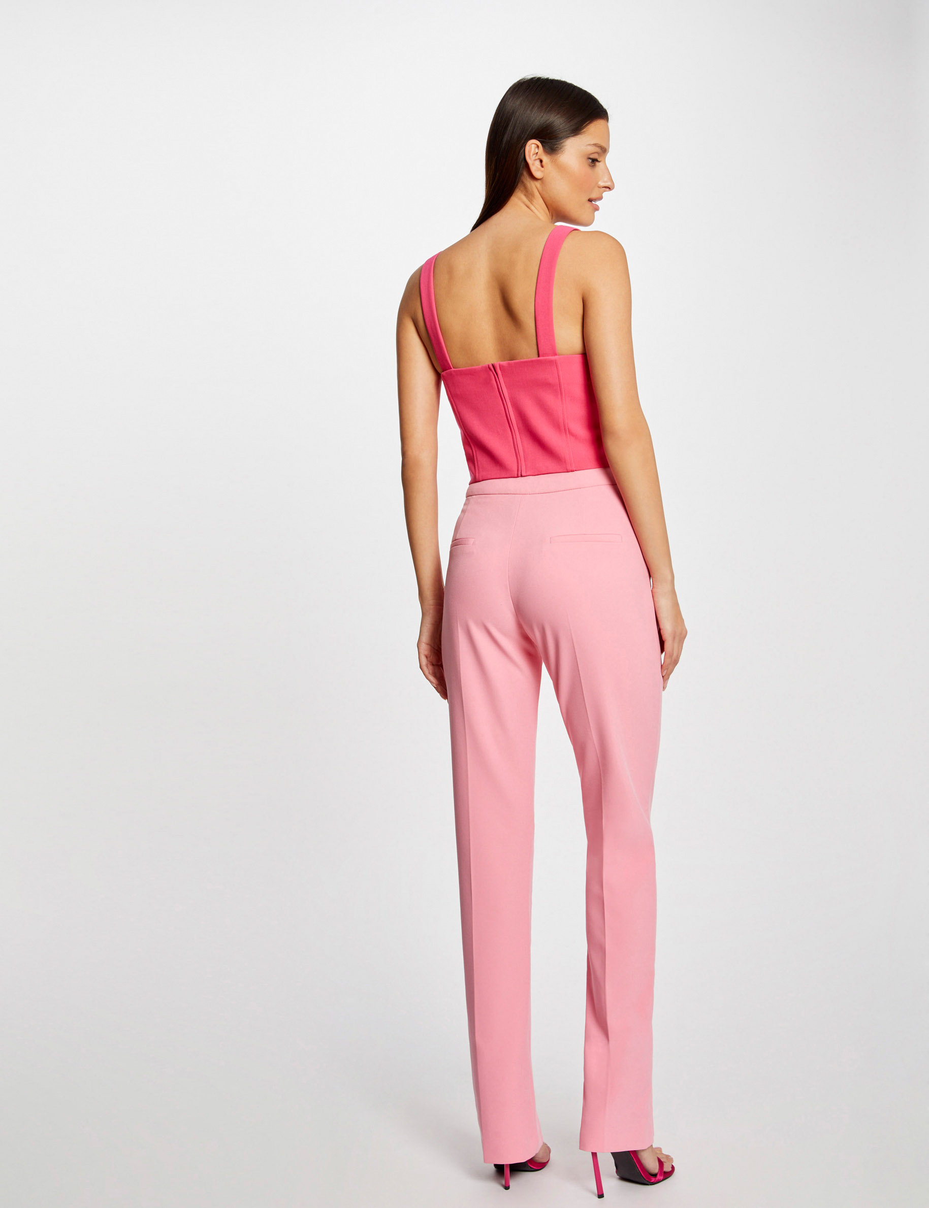 Pantalón de traje ajustado con abertura mujer Pantalón de traje ajustado con abertura mujer