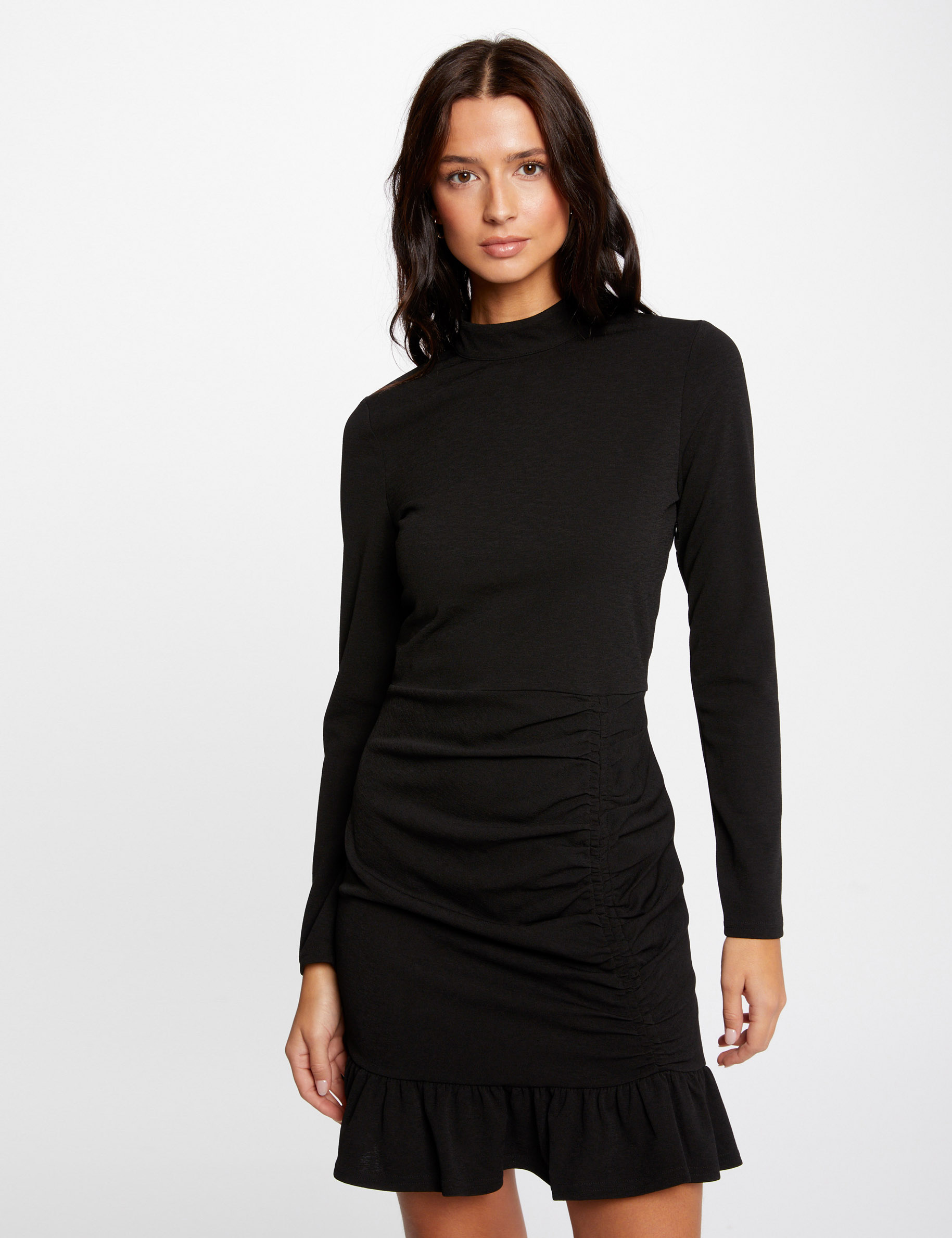 Vestido ajustado volantes y cuello alto negro mujer