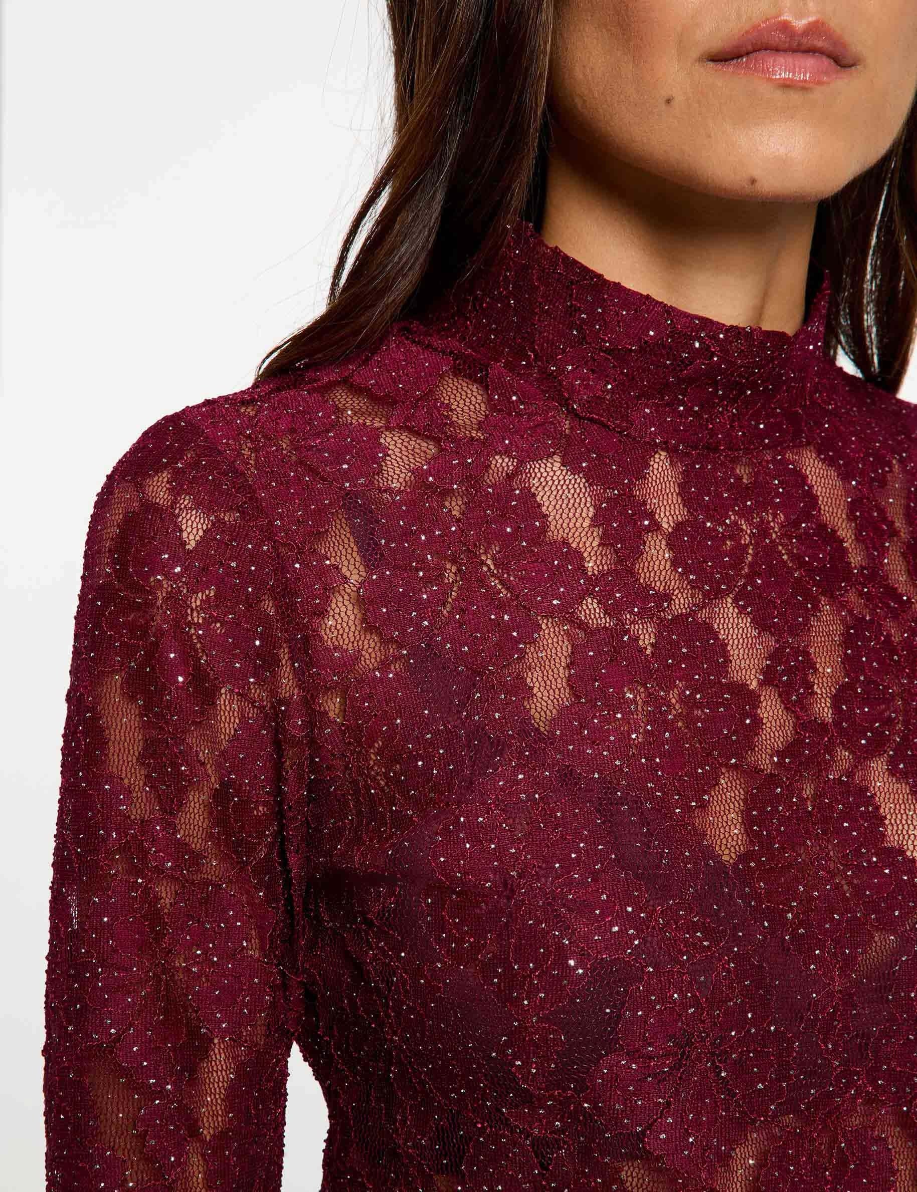Camiseta de encaje perforado ciruela mujer
